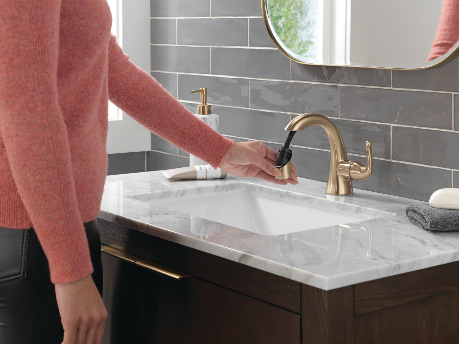 Single Handle Pull-Down Bathroom Faucet