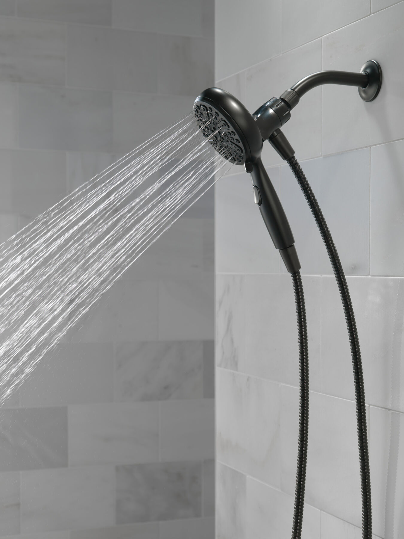 6-Setting SureDock&reg; Magnetic Hand Shower