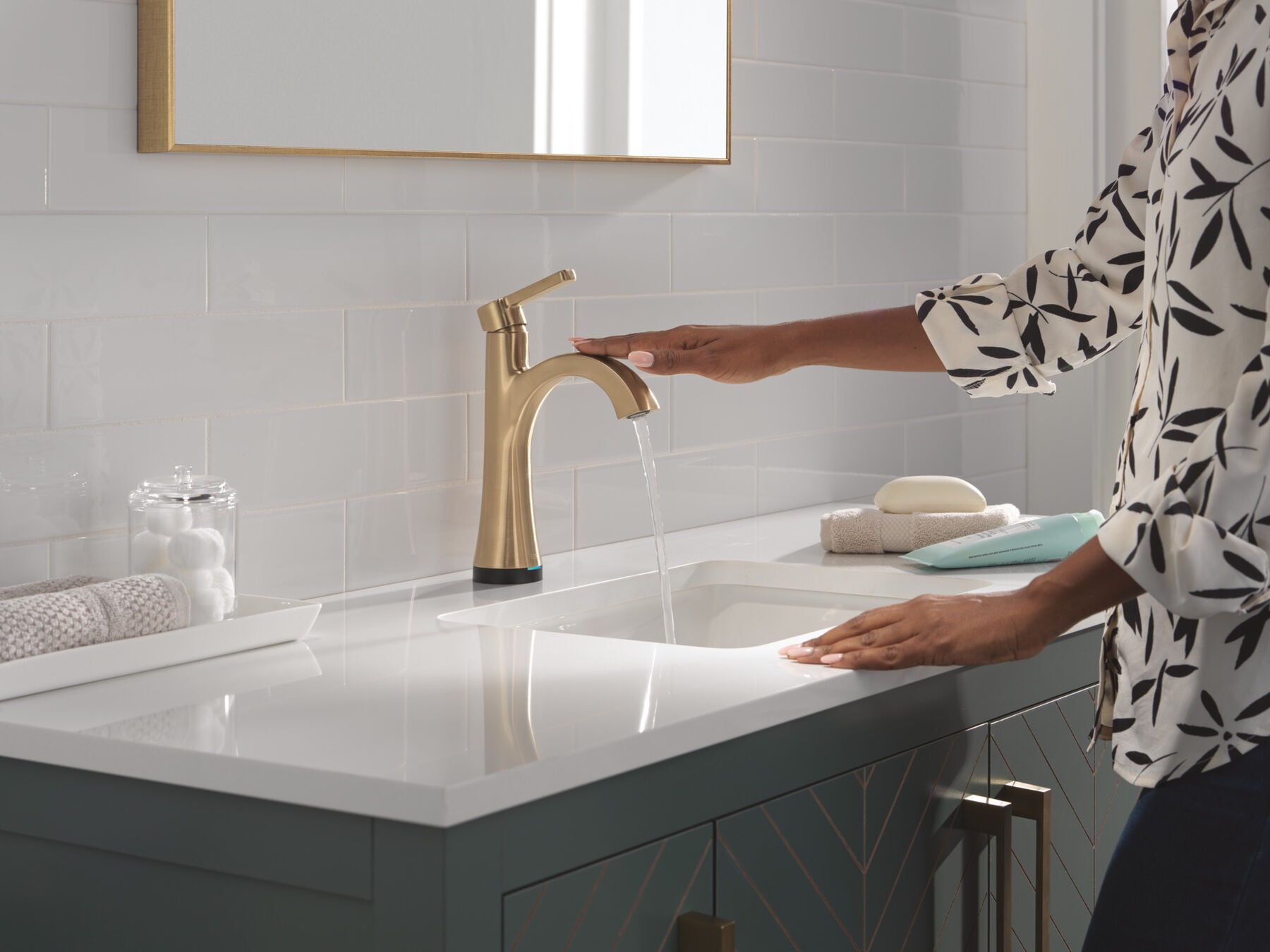 Touch2O Bathroom Faucet with Touchless Technology