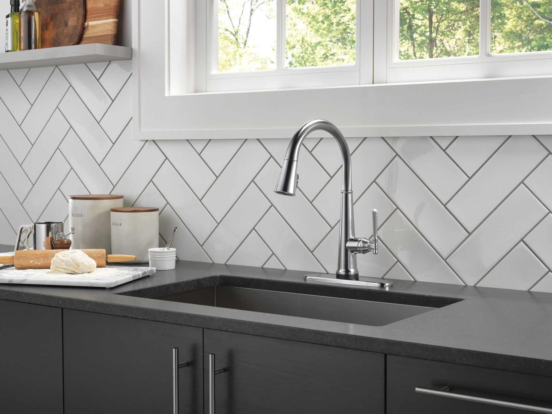 Single Handle Pull-Down Kitchen Faucet with Touch<sub>2</sub>O&reg; Technology