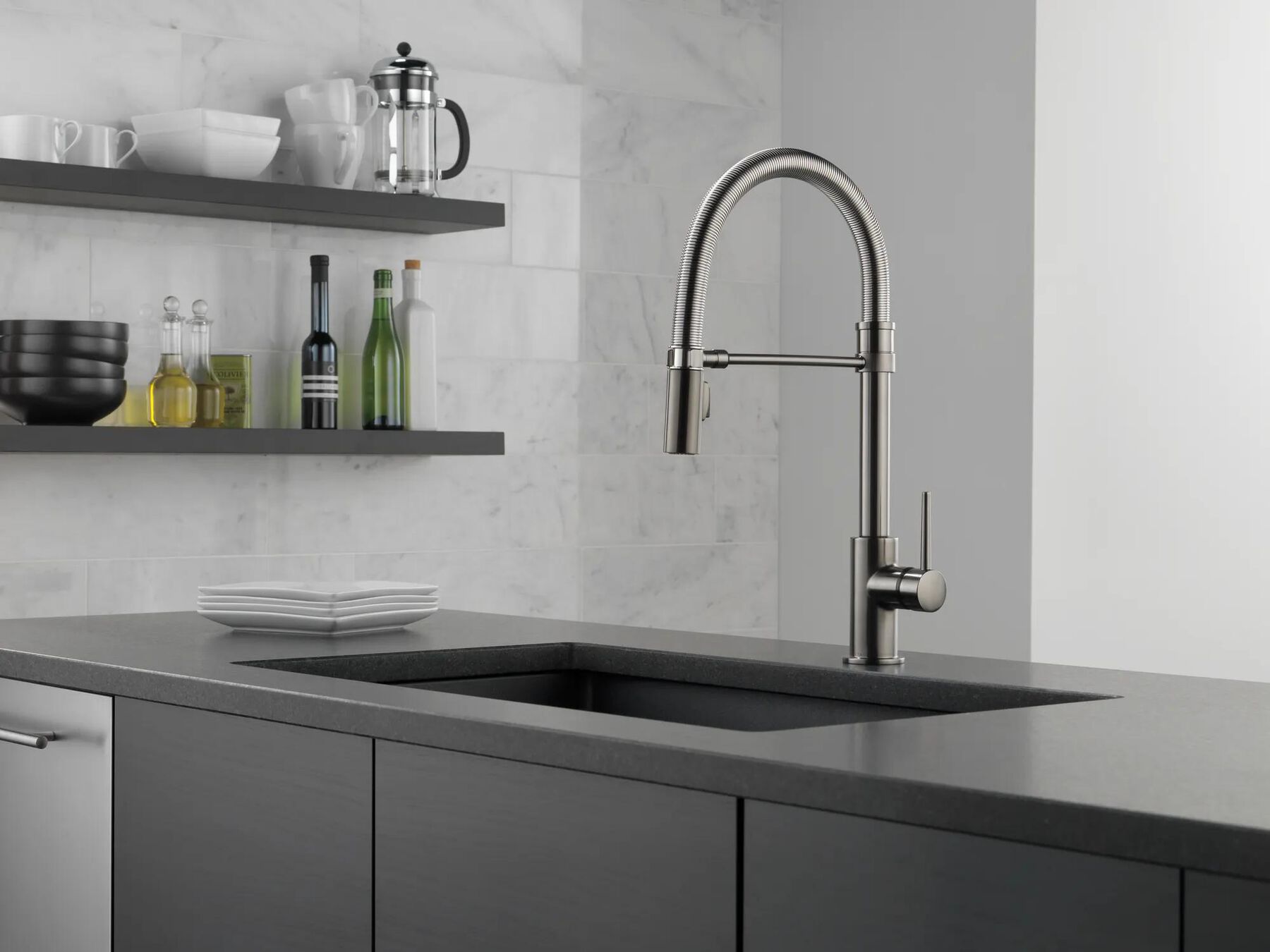 Single-Handle Pull-Down Spring Kitchen Faucet