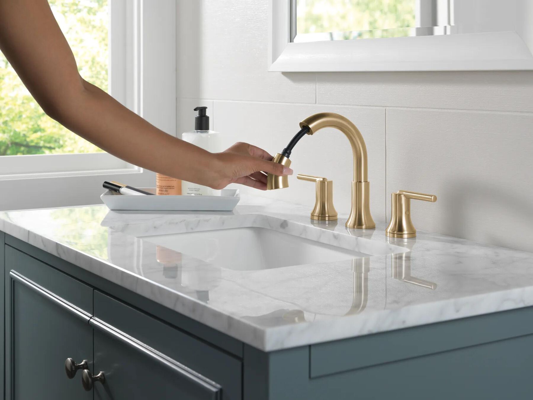 Two Handle Widespread Pull Down Bathroom Faucet
