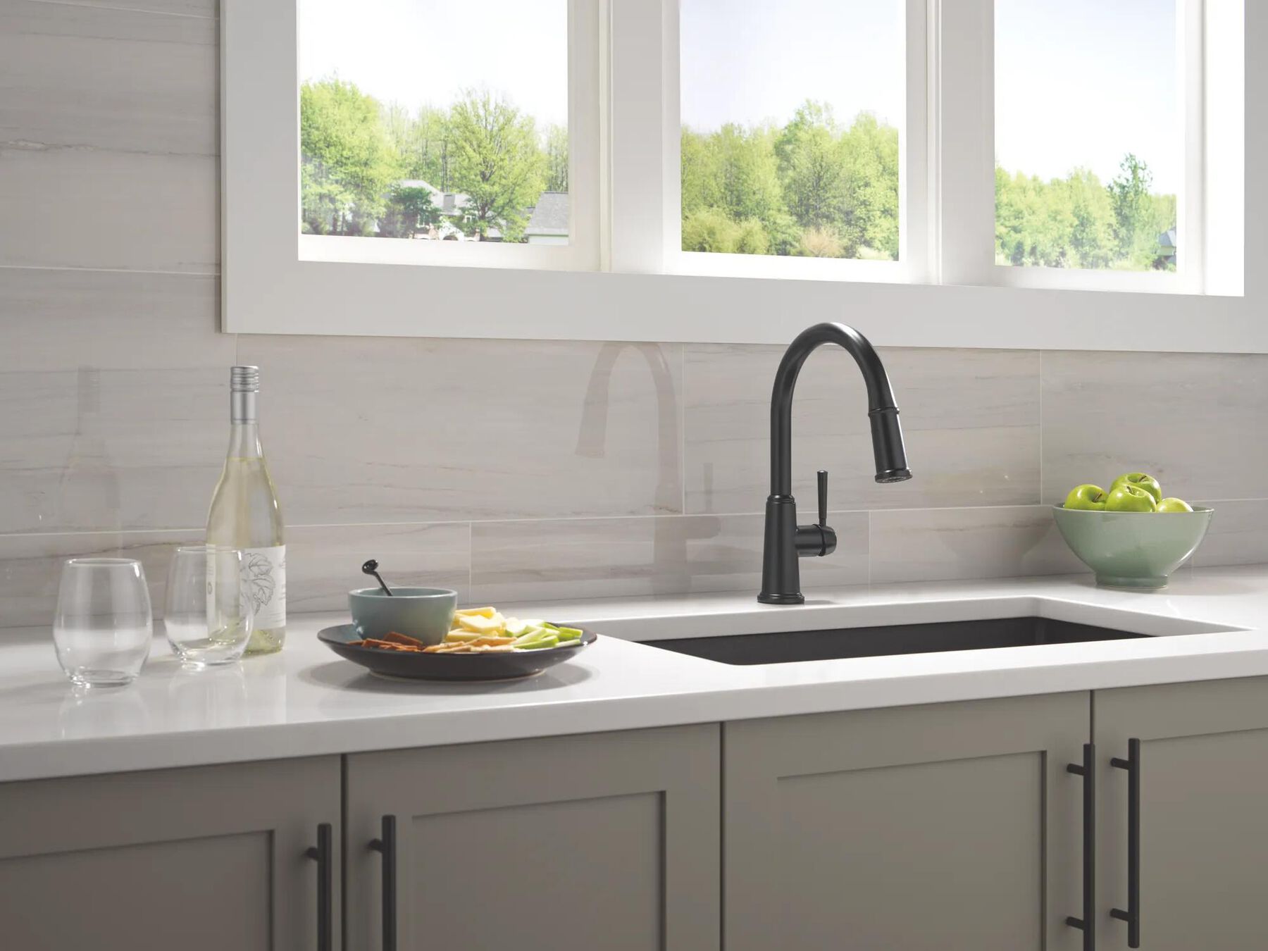 Single Handle Pull-Down Kitchen Faucet