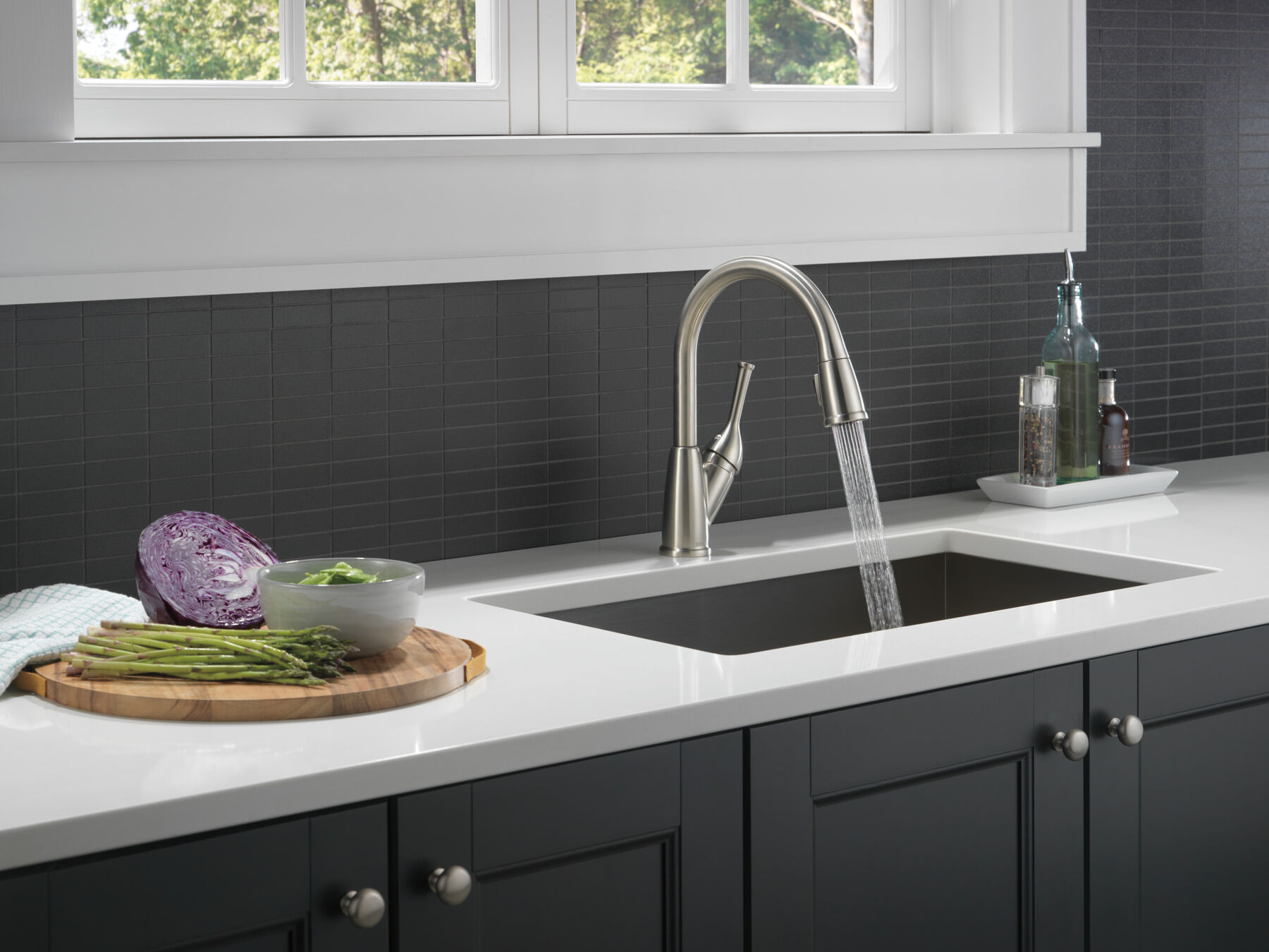 Single Handle Pull-Down Kitchen Faucet