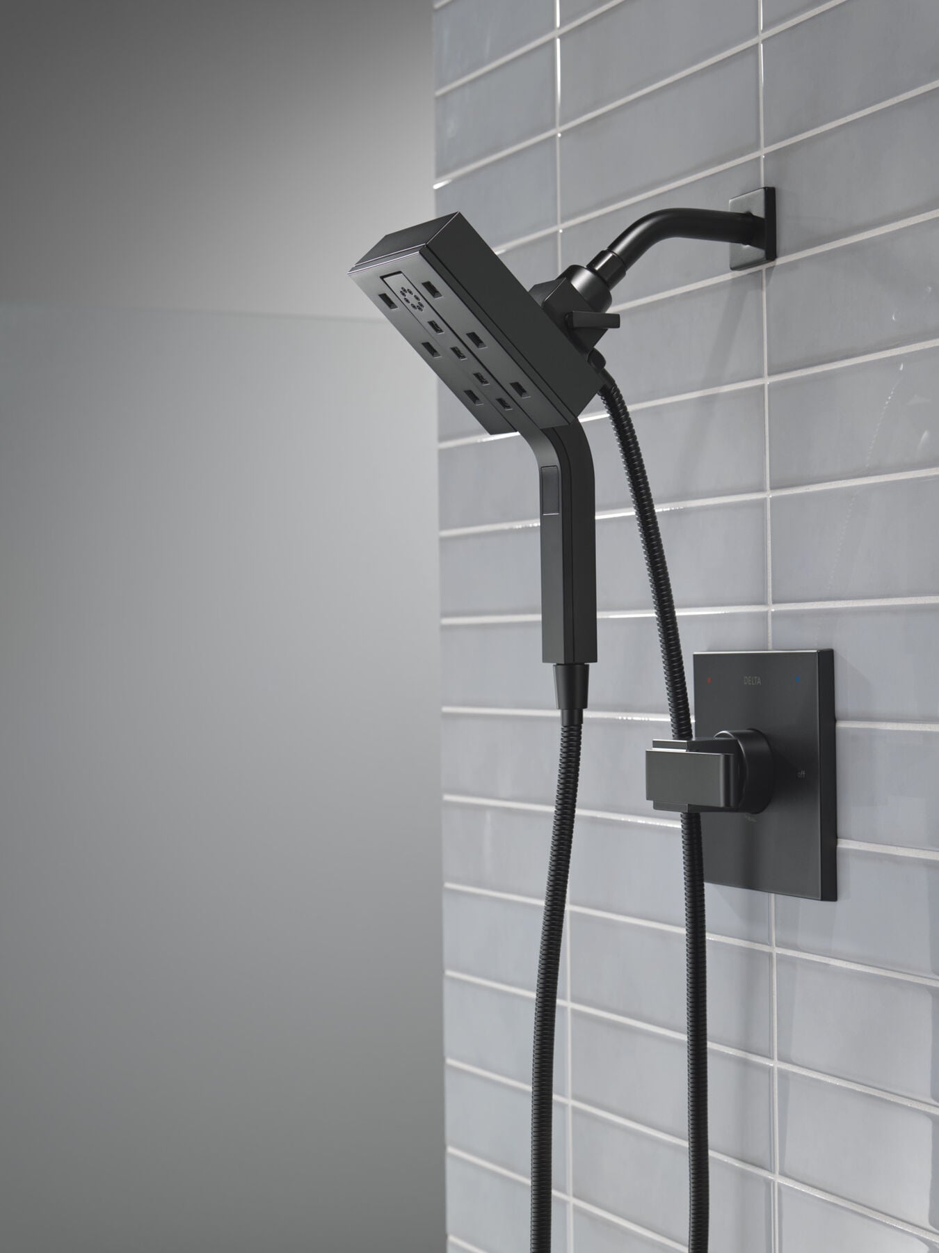 H<sub>2</sub>Okinetic&reg; In2ition&reg; 4-Setting Two-in-One Shower