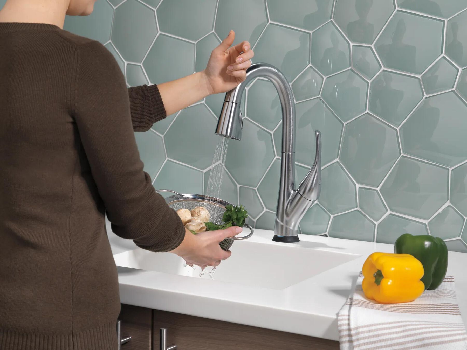 Single Handle Pull-Down Bar / Prep Faucet with Touch<sub>2</sub>O&reg; Technology