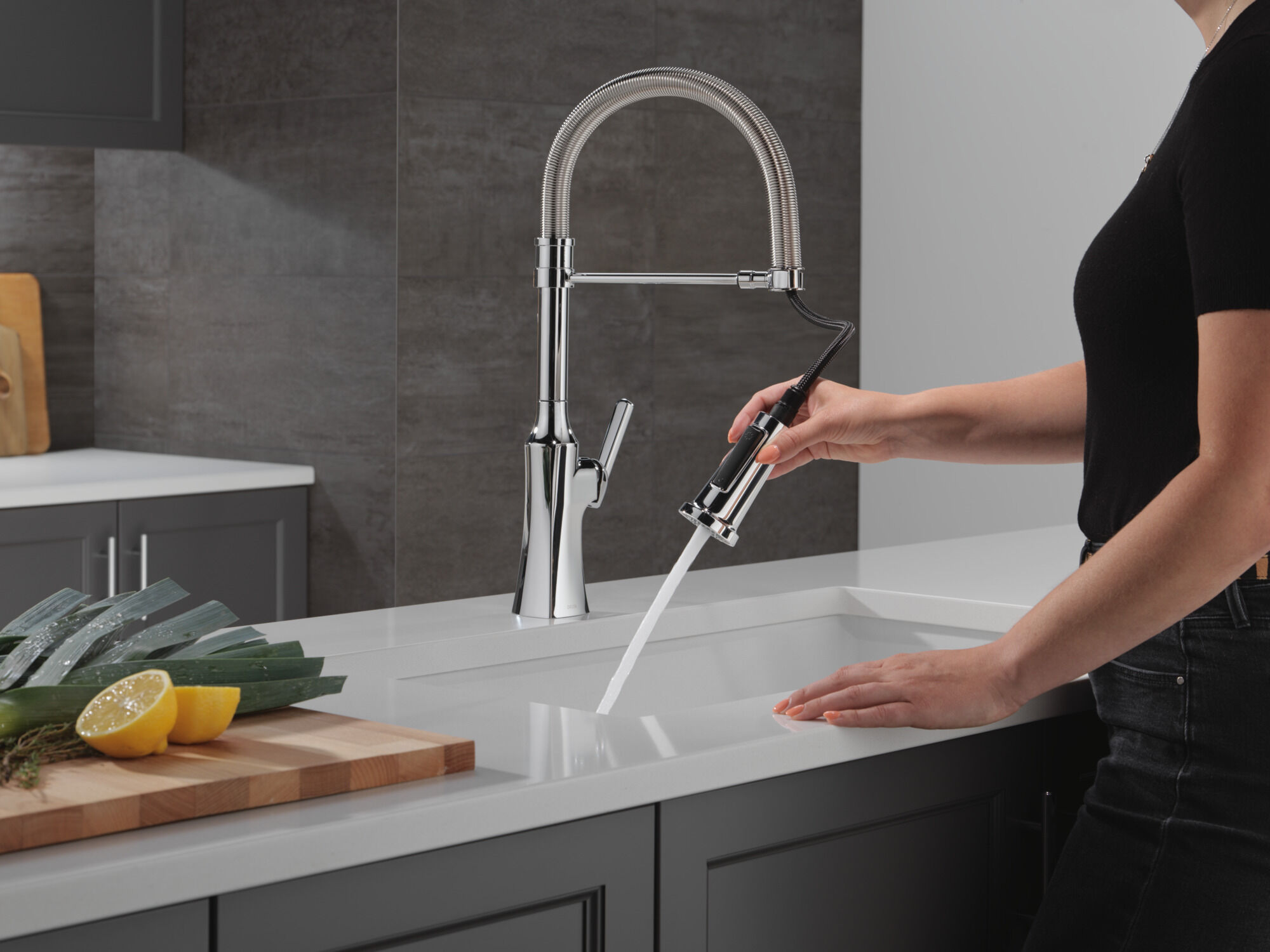 Single Handle Pull-Down Kitchen Faucet With Spring Spout in Chrome