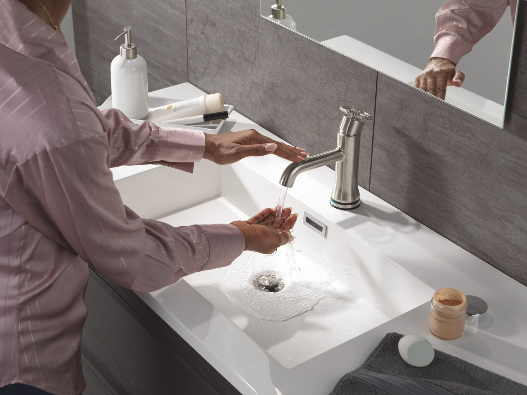 Touch2O Bathroom Faucet with Touchless Technology