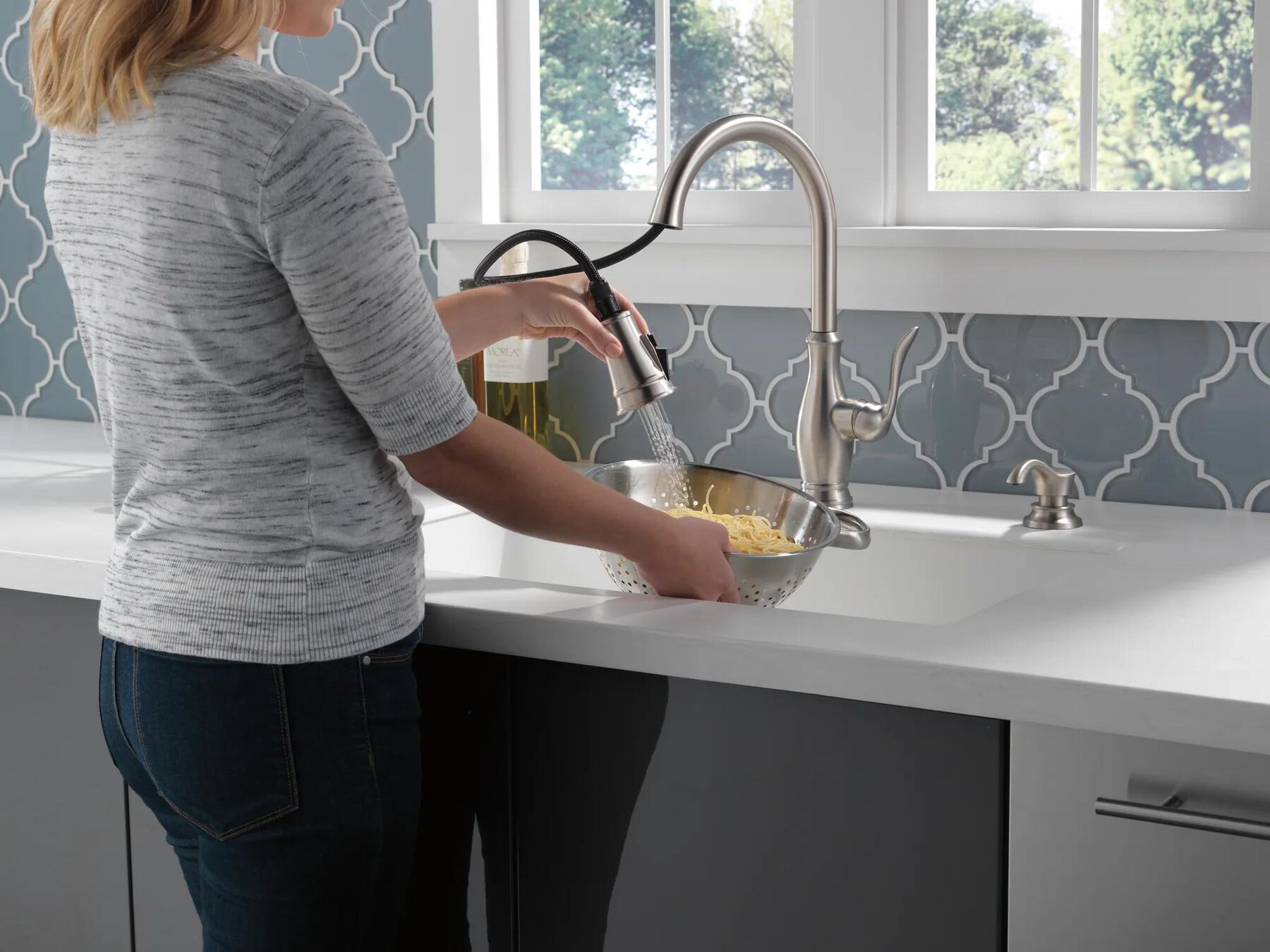 Single Handle Pull-Down Kitchen Faucet