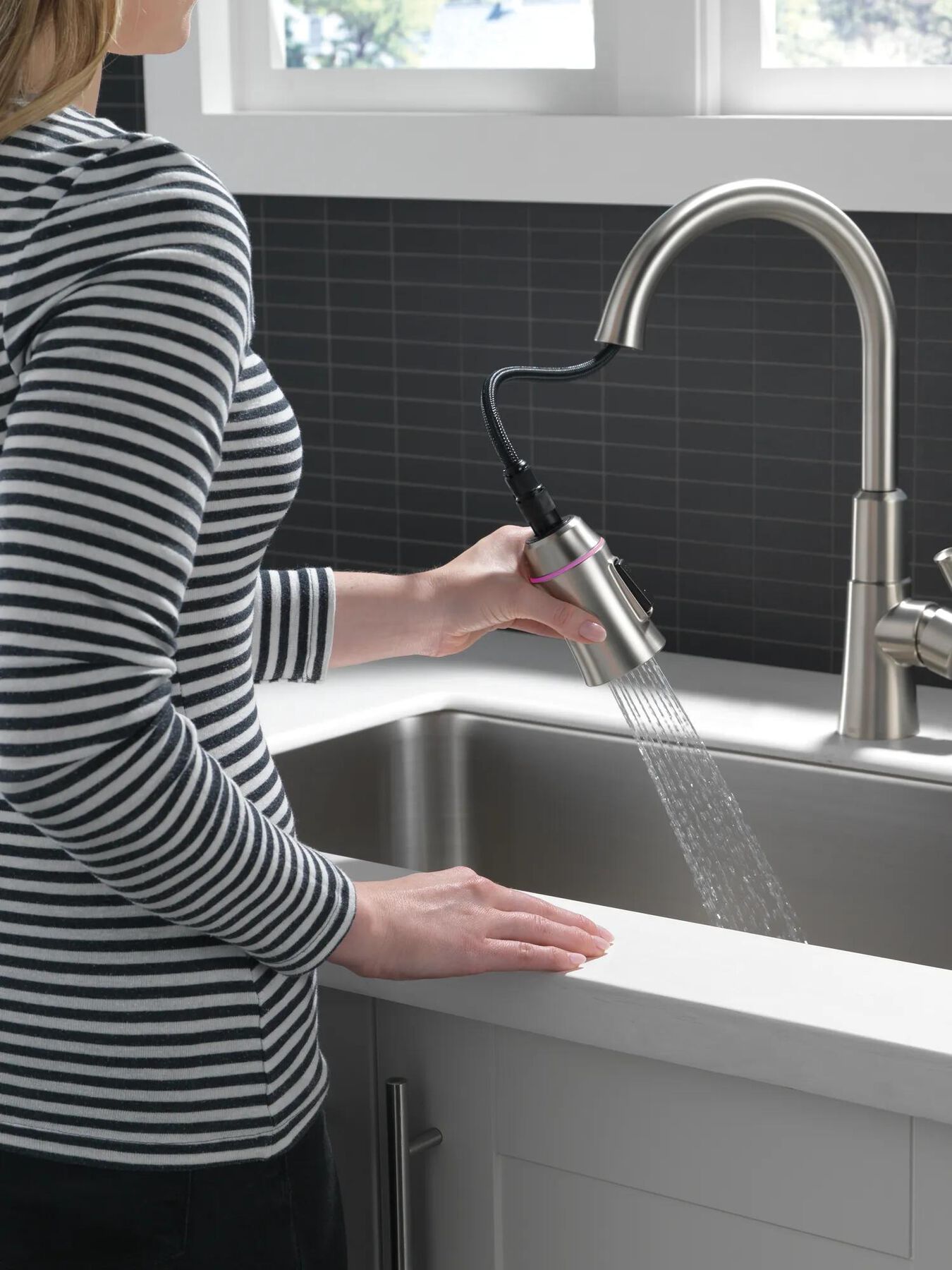 Single Handle Pull-Down Kitchen Faucet