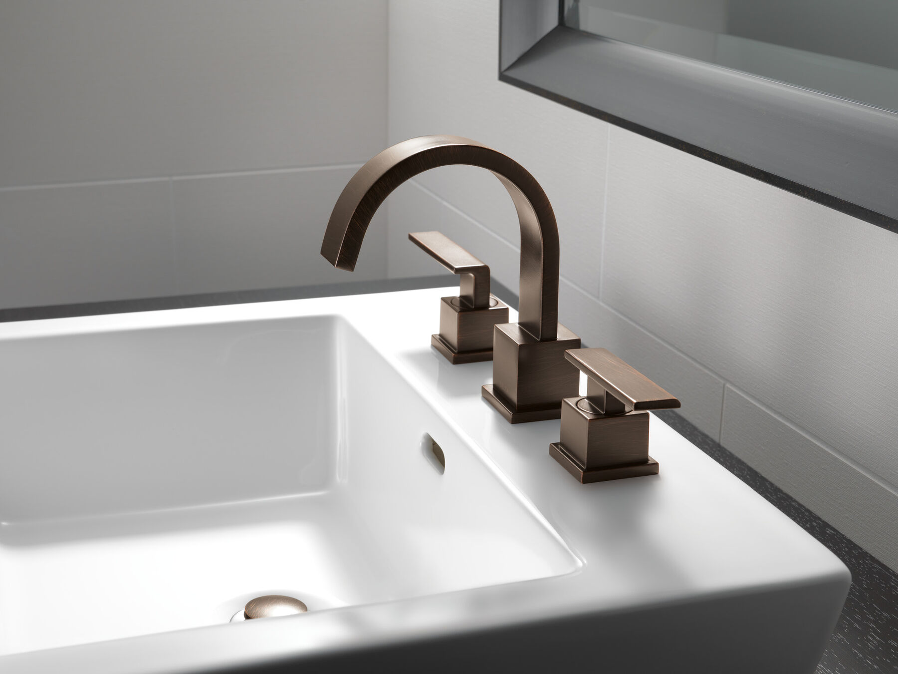 Two Handle Widespread Bathroom Faucet