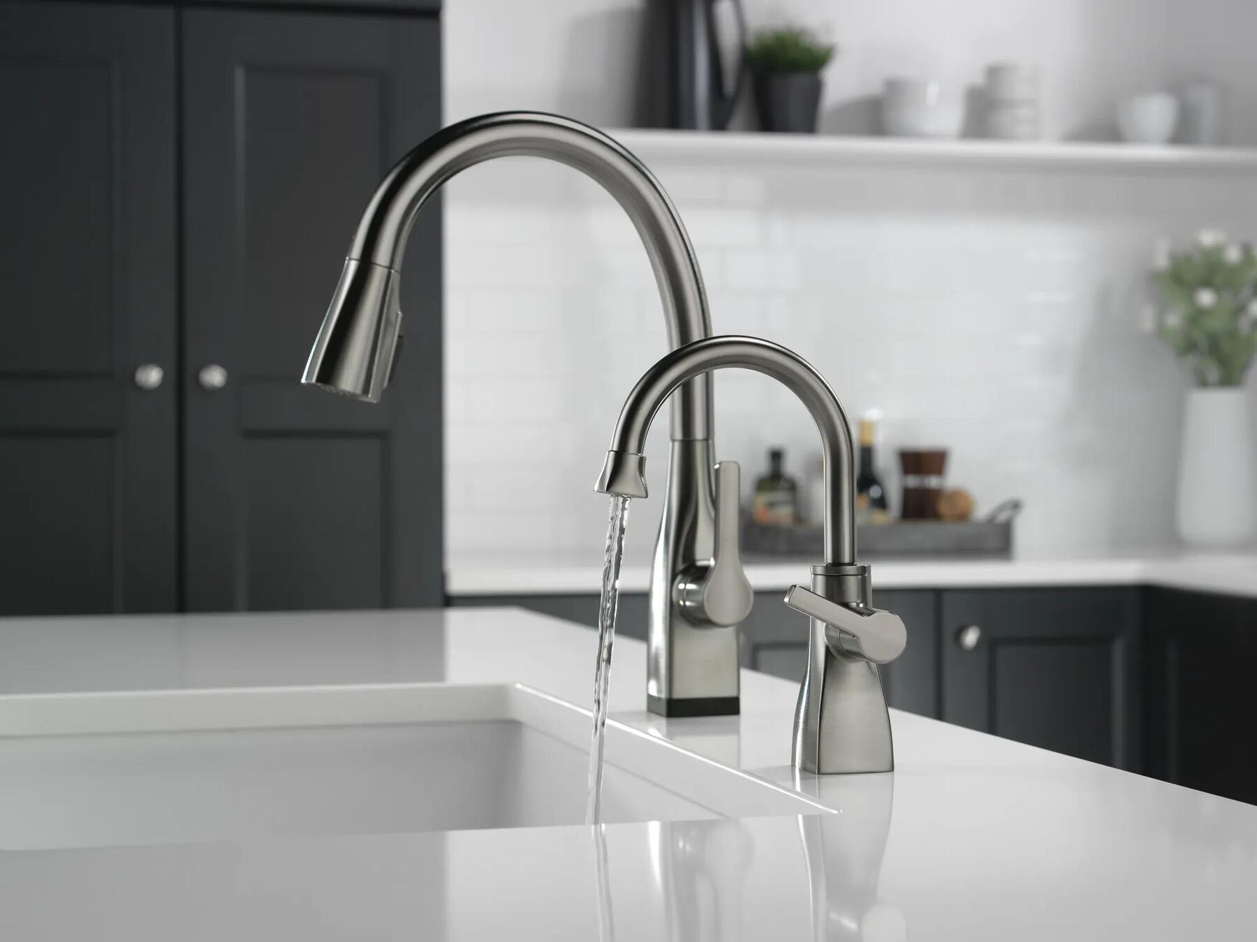 Single Handle Pull-Down Kitchen Faucet with Touch<sub>2</sub>O&reg; and ShieldSpray&reg; Technologies