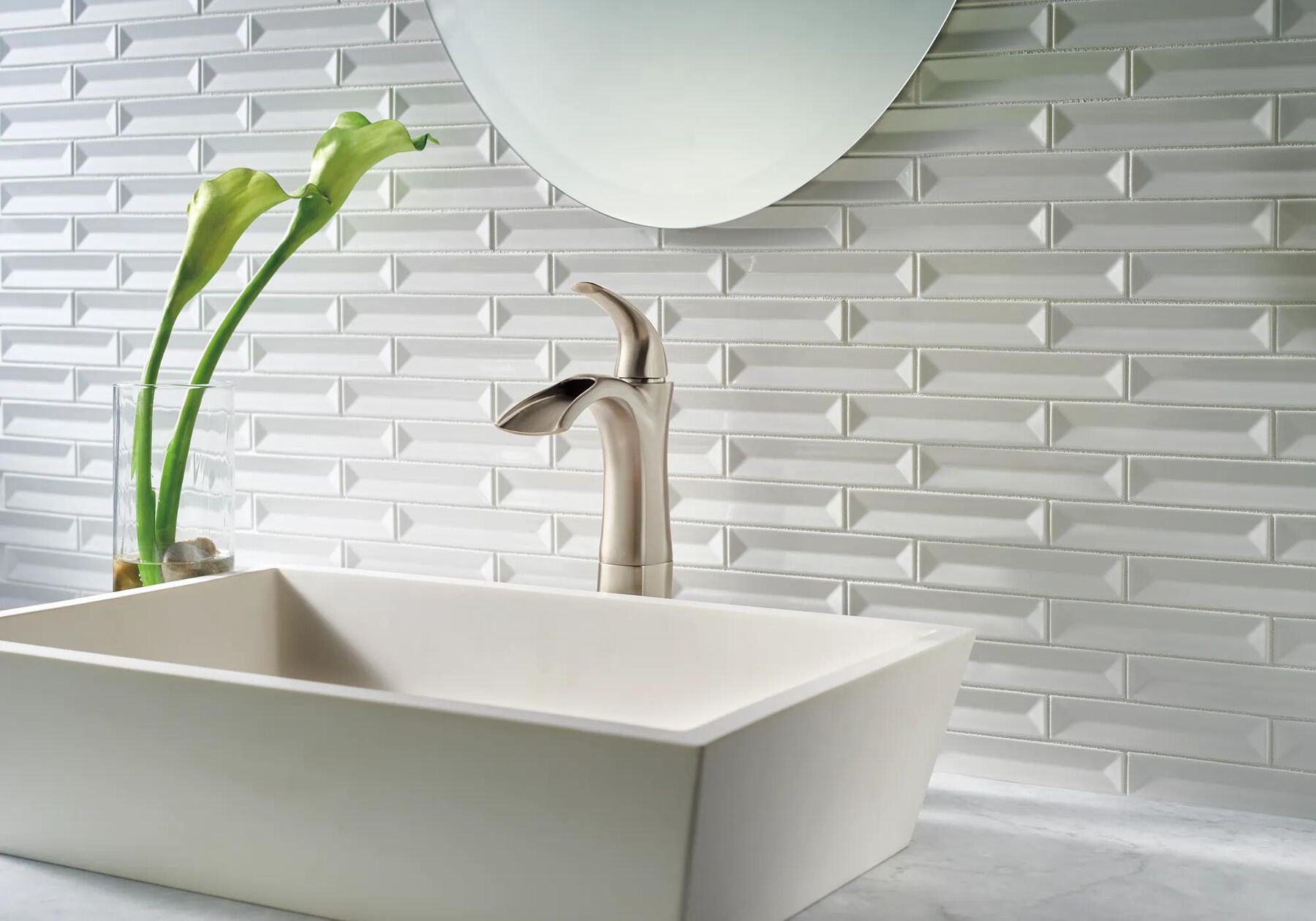 Single Handle Centerset Bathroom Faucet with Riser