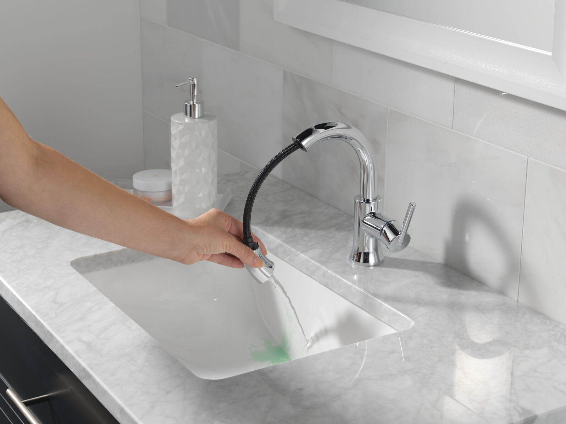 Single Handle Pull-Down Bathroom Faucet (Recertified)