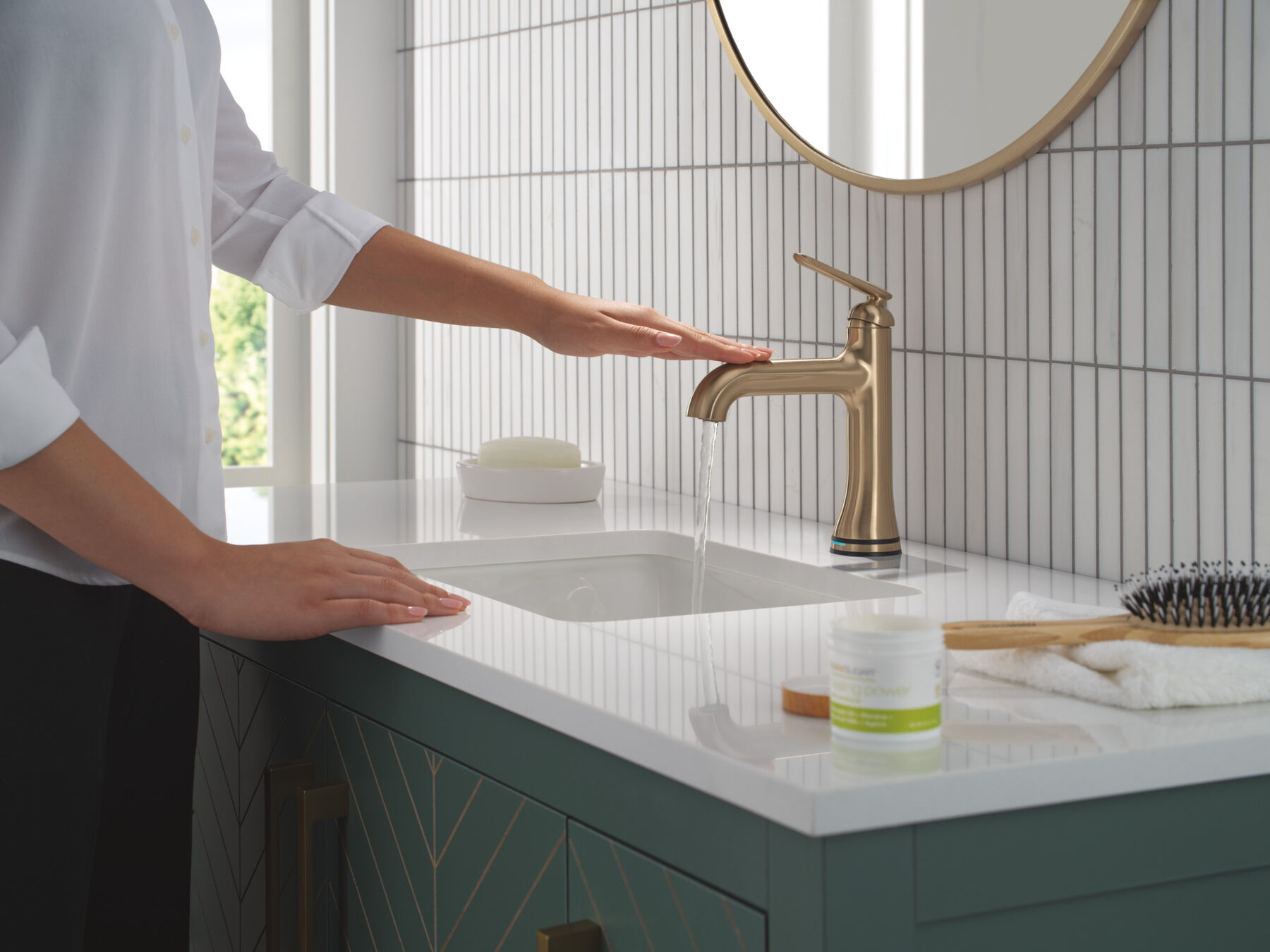 Single Handle Bathroom Faucet with Touch20 with Touchless Technology