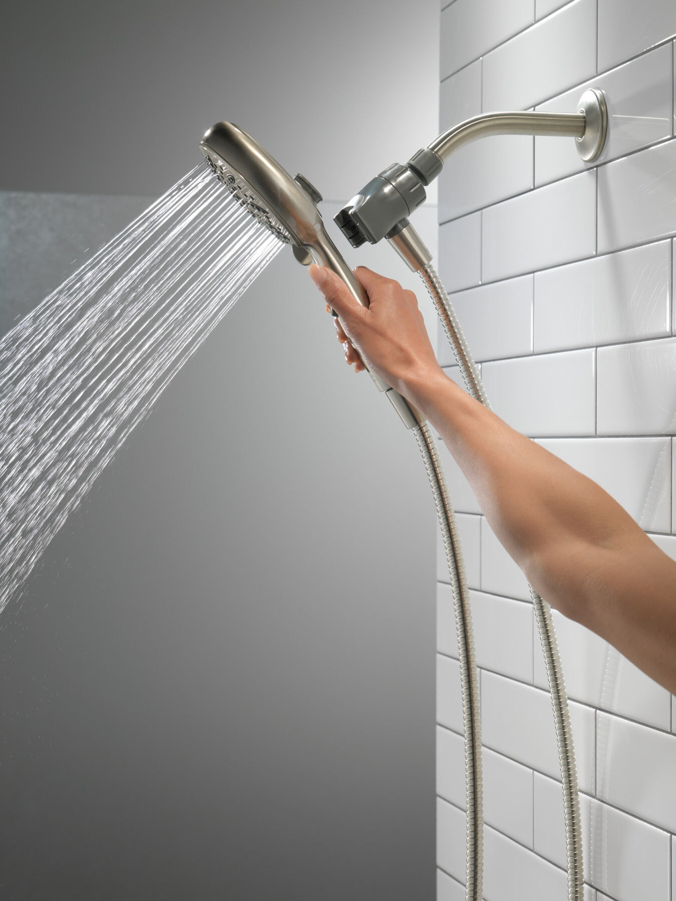 6-Setting SureDock&reg; Magnetic Hand Shower