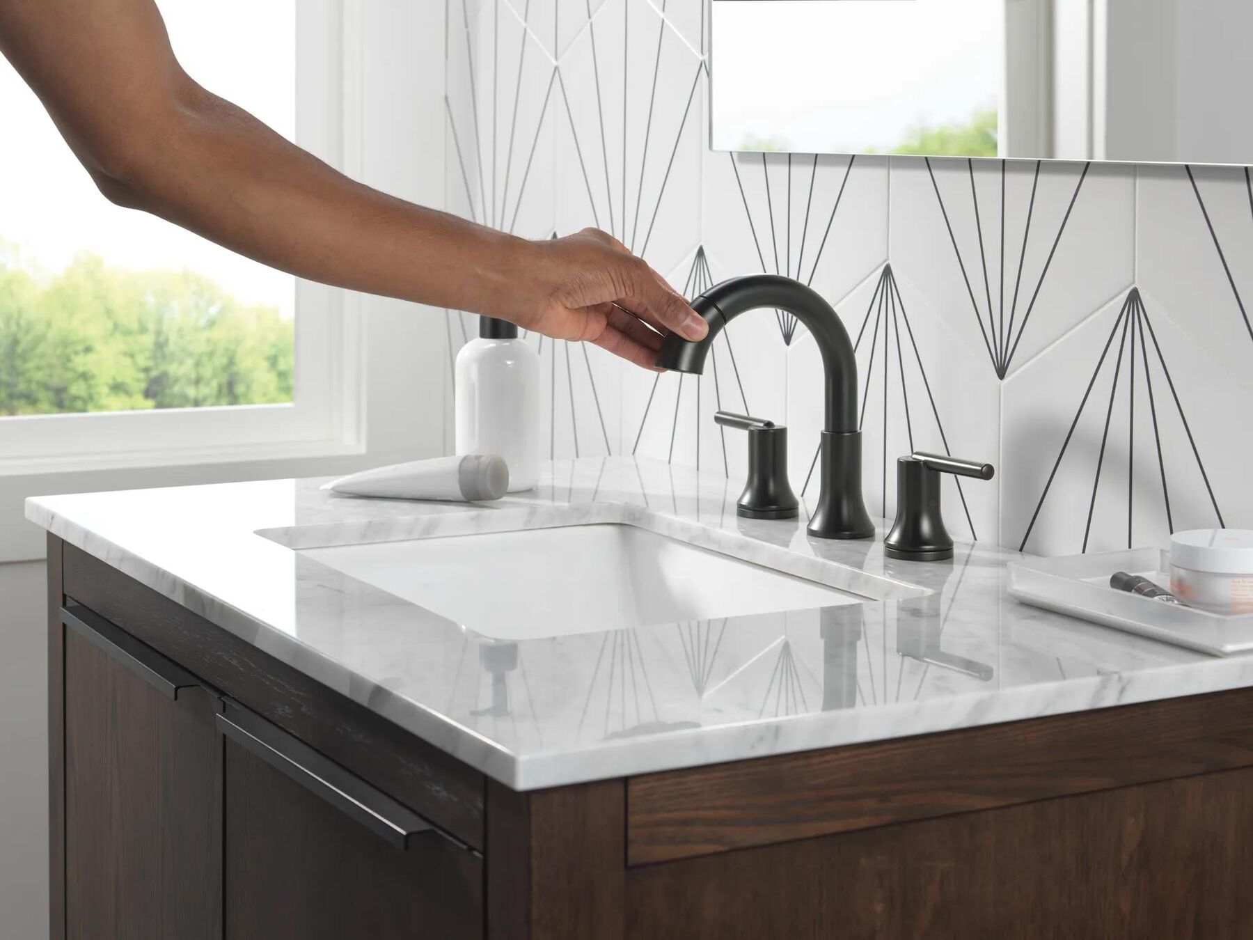 Two Handle Widespread Pull Down Bathroom Faucet