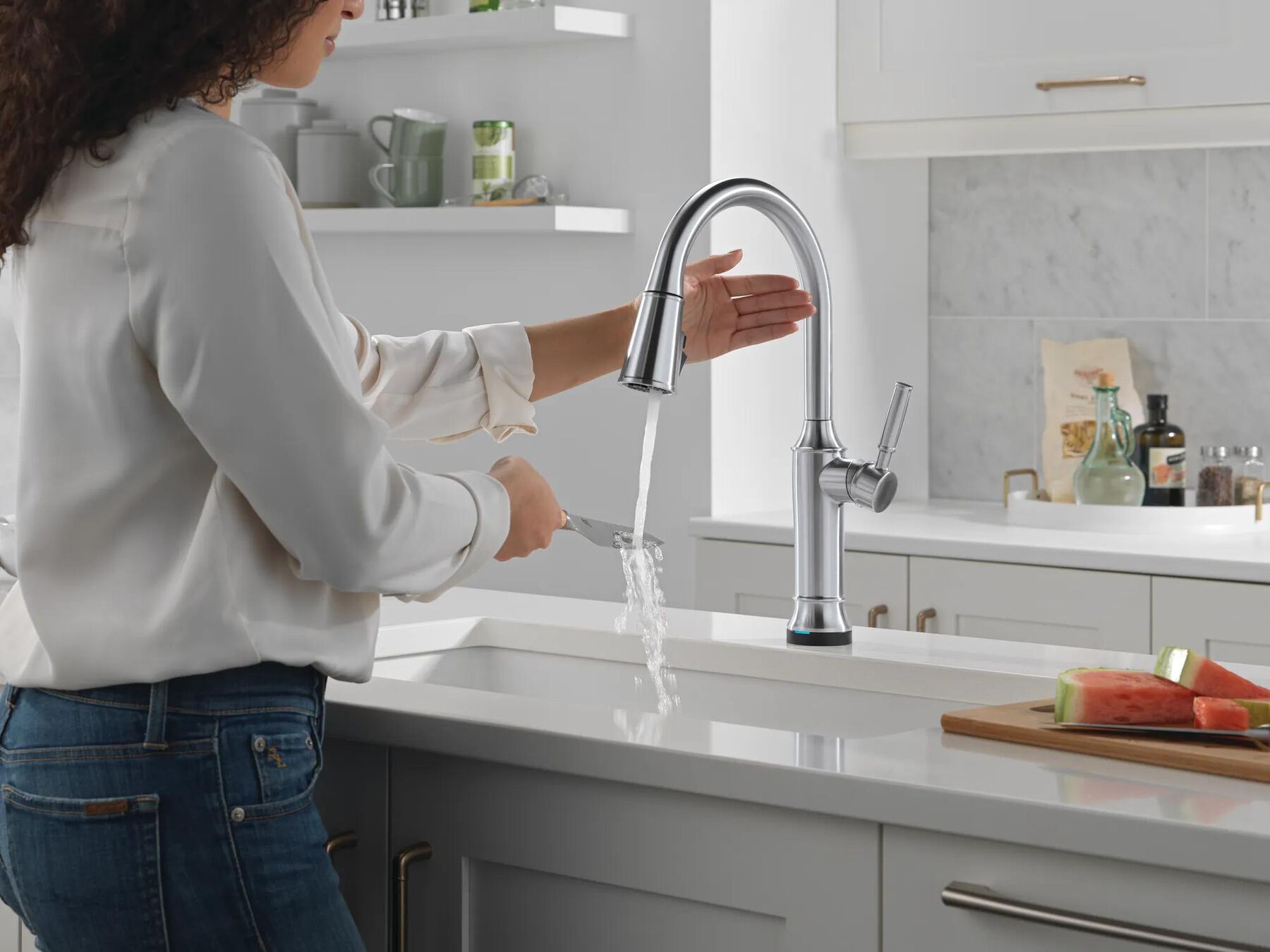Touch<sub>2</sub>O&reg; Technology Kitchen Faucet with Touchless Technology