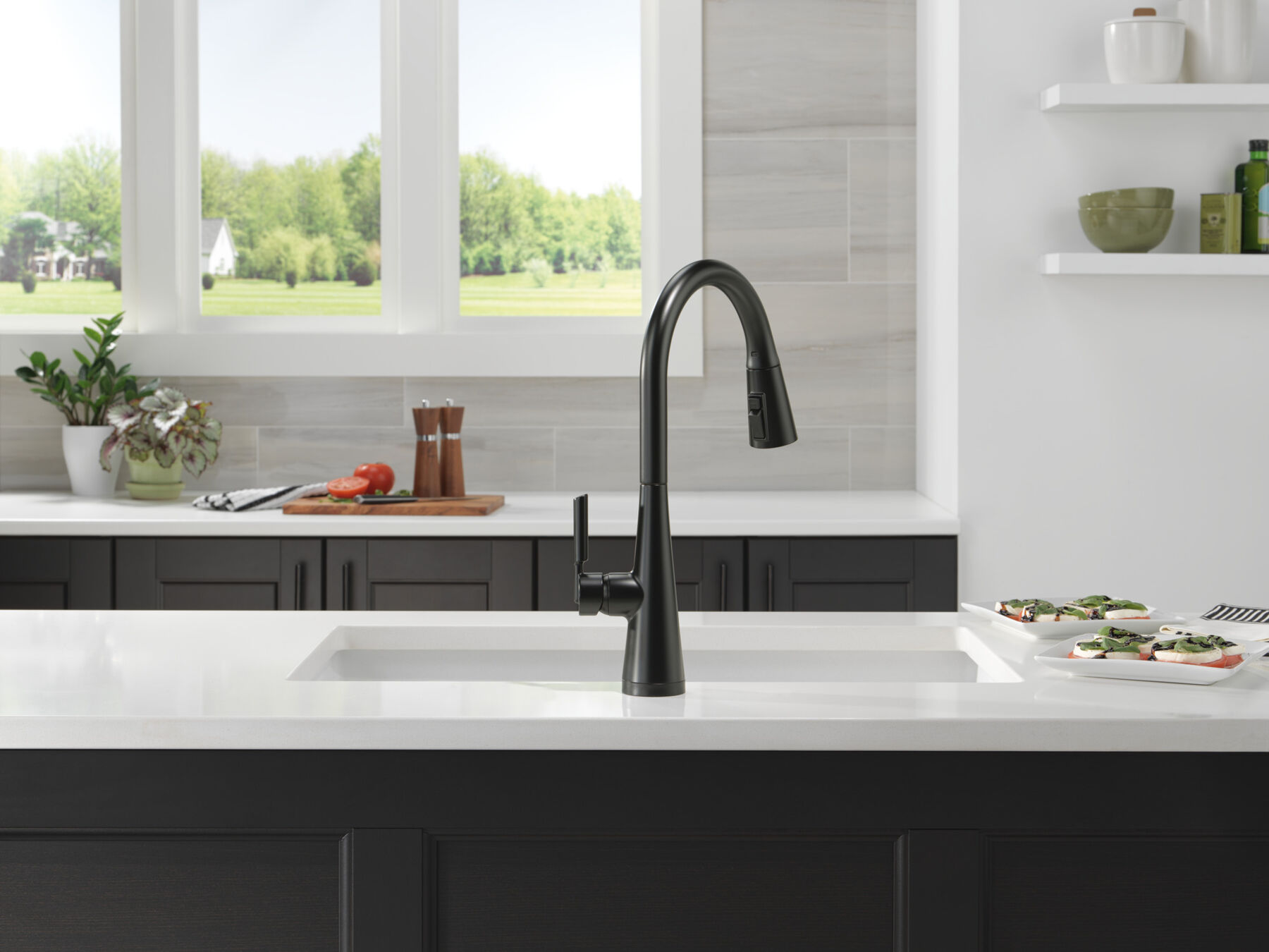 Single Handle Pull-Down Kitchen Faucet with Touch<sub>2</sub>O&reg; and ShieldSpray&reg; Technologies