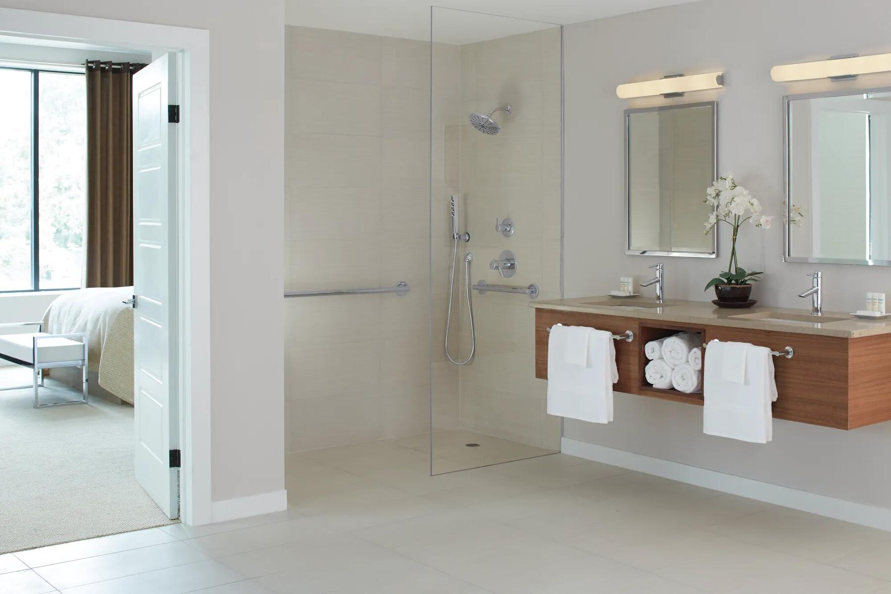 H<sub>2</sub>Okinetic&reg; 4-Setting Wall Mount Hand Shower
