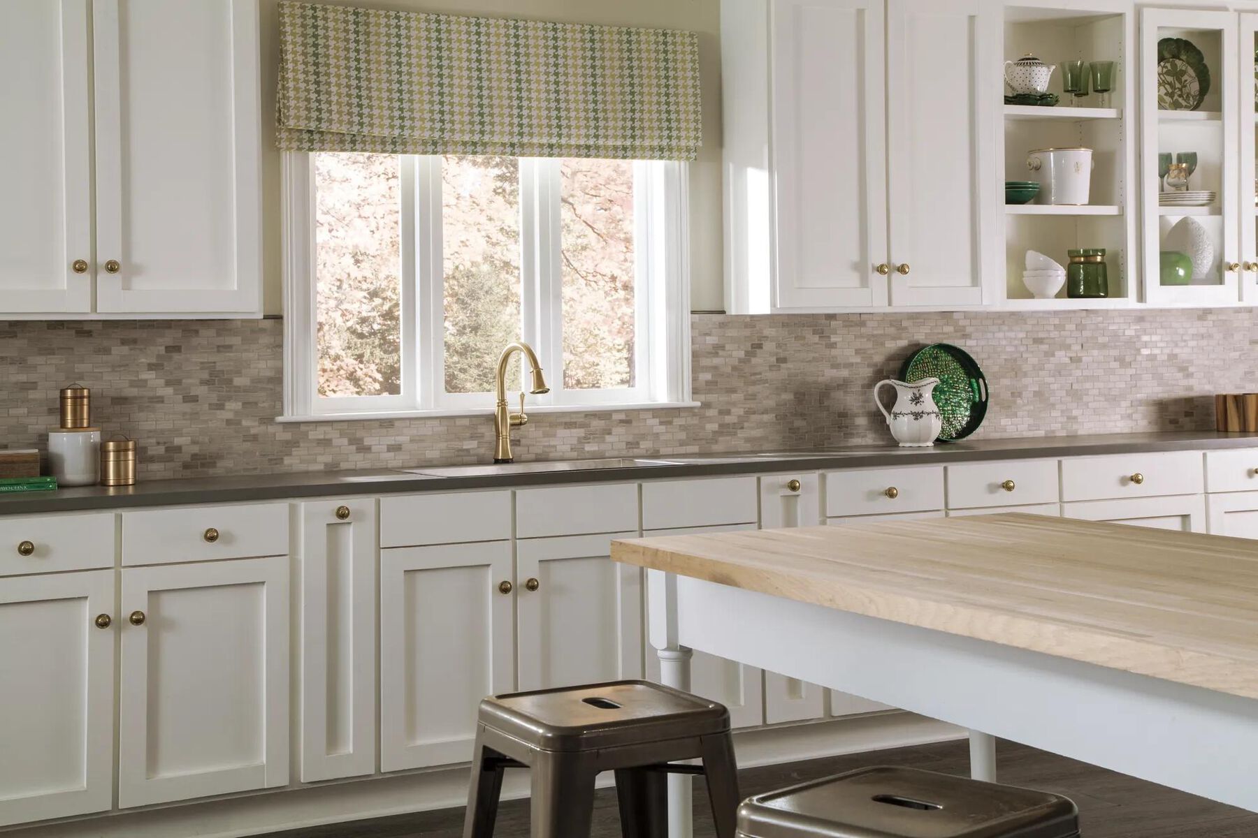 Single Handle Pull-Down Kitchen Faucet with Touch<sub>2</sub>O&reg; and ShieldSpray&reg; Technologies