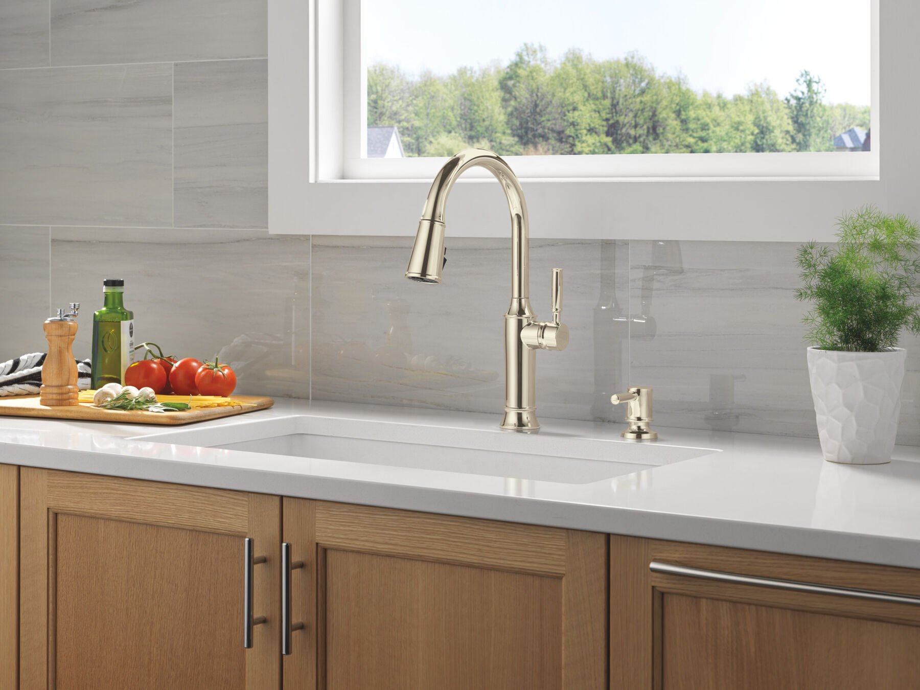 Single Handle Pull-Down Kitchen Faucet