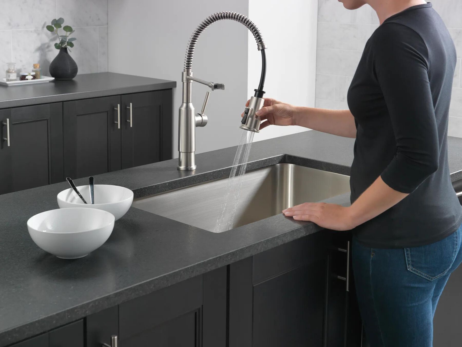 Single-Handle Pull-Down Spring Kitchen Faucet (Recertified)