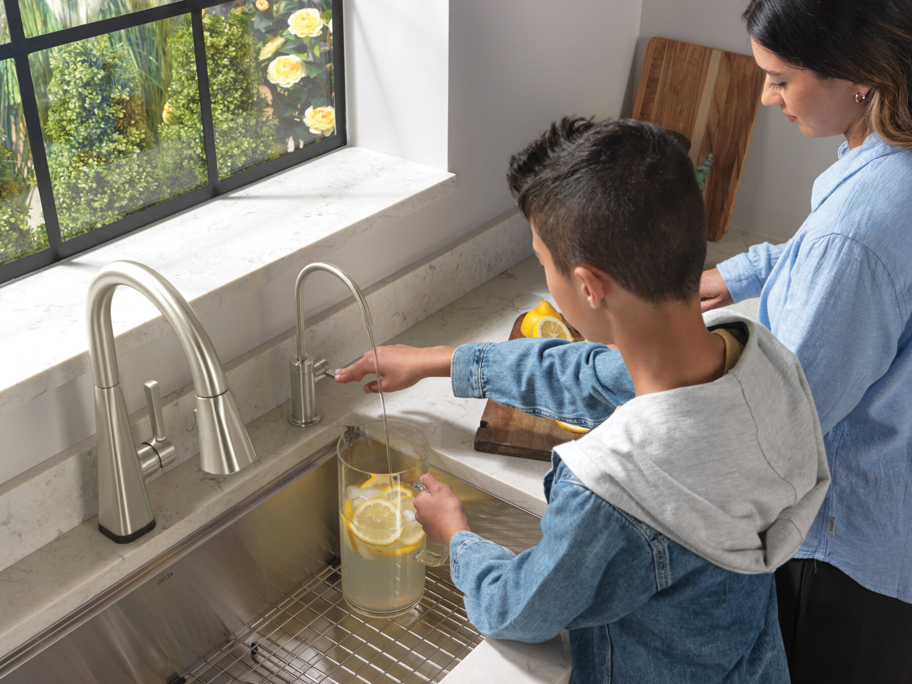 Tankless Under Sink 6-Stage Reverse Osmosis System with Beverage Faucet Bundle