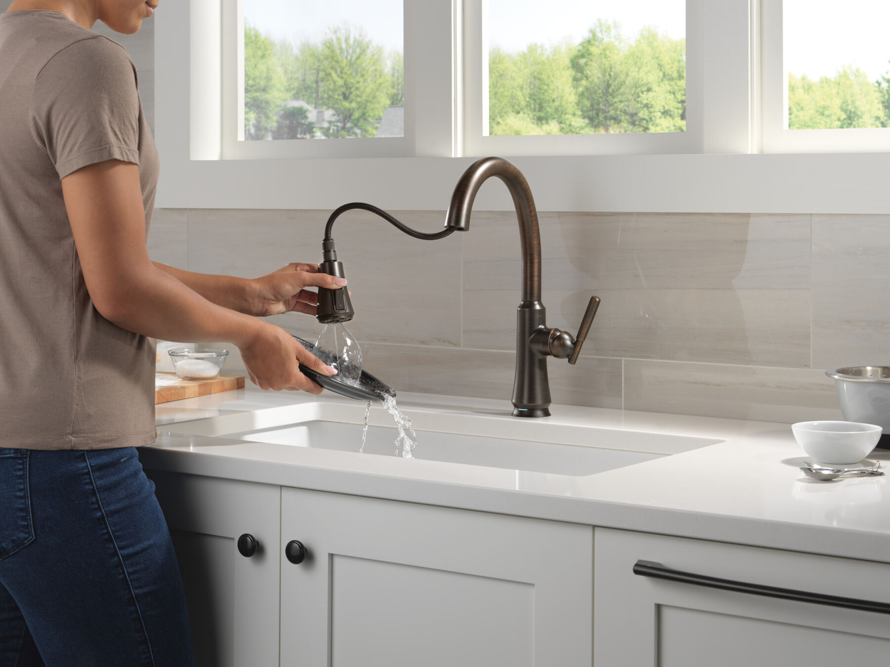 Touch<sub>2</sub>O&reg; Technology Kitchen Faucet with Touchless Technology