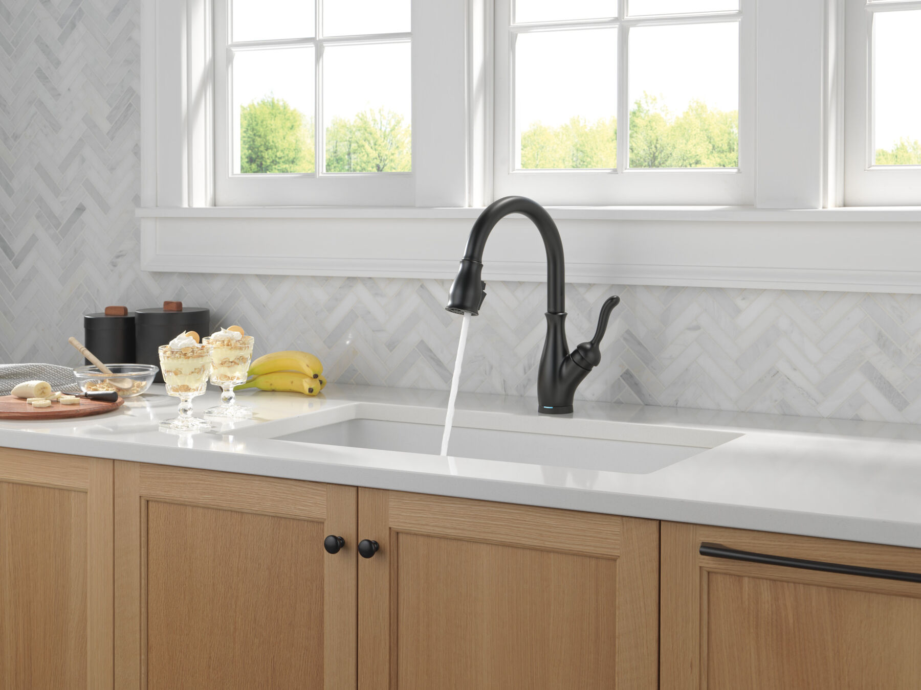 VoiceIQ&reg; Kitchen Faucet with Touch<sub>2</sub>O&reg; Technology with Touchless Technology