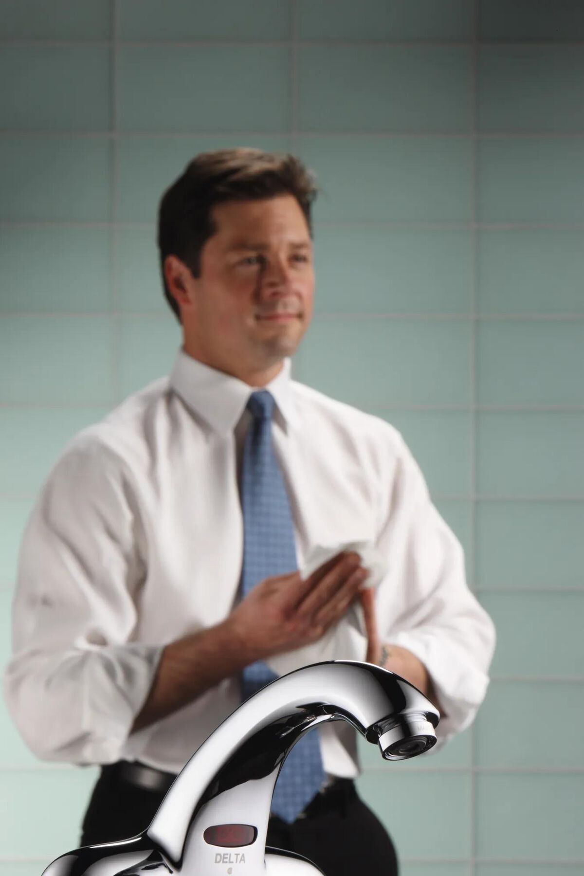Battery Operated Electronic Lavatory Faucet