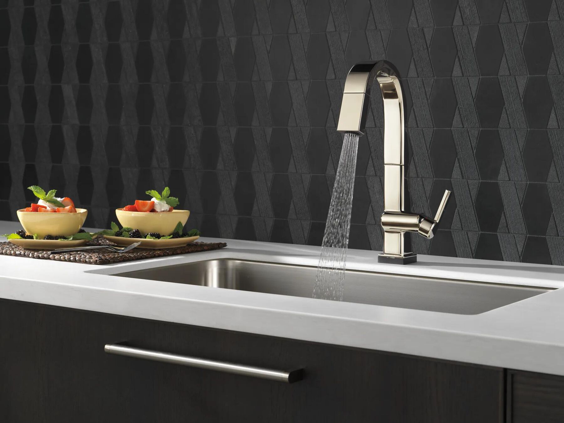 Single Handle Pull Down Bar/Prep Faucet With Touch<sub>2</sub>O Technology