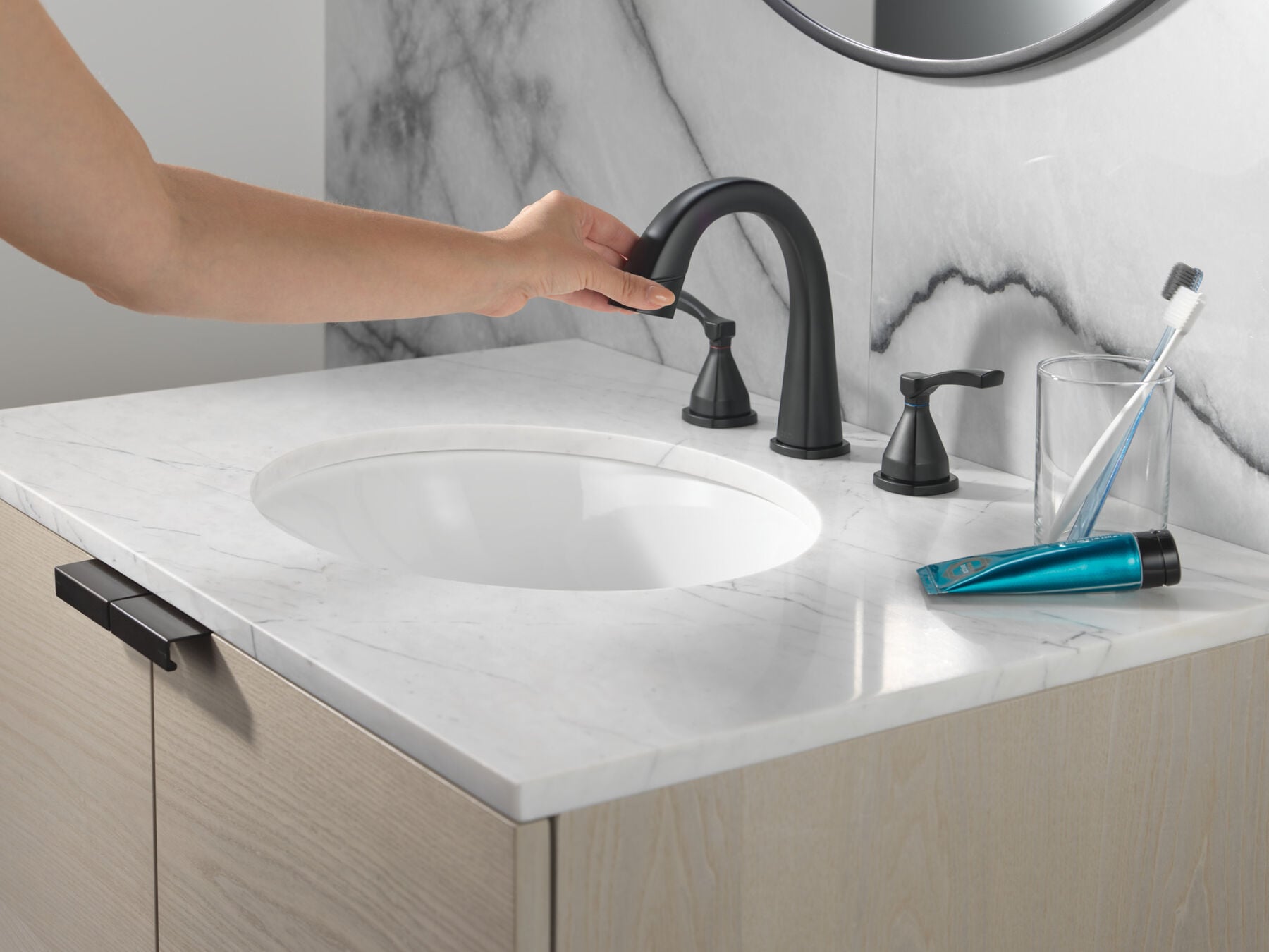 Two Handle Widespread Pull Down Bathroom Faucet