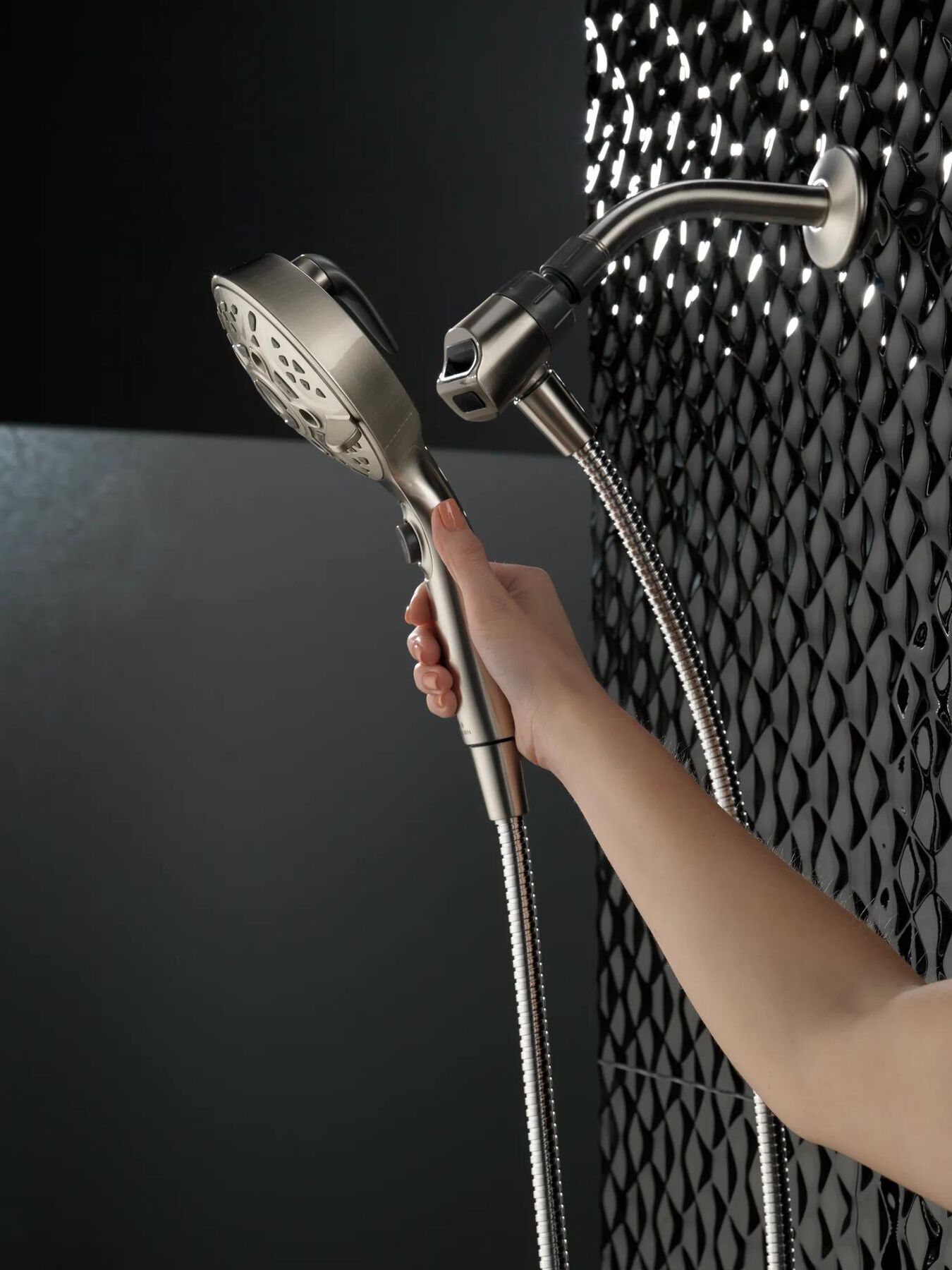 SureDock&trade; 7-Setting Hand Shower