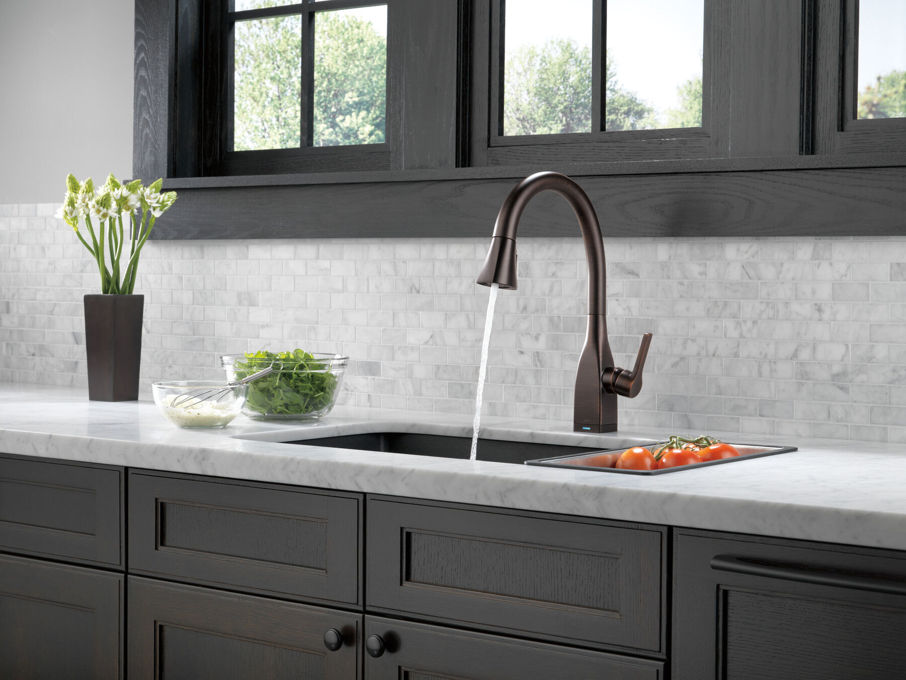 Single Handle Pull-Down Kitchen Faucet with Touch<sub>2</sub>O&reg; and ShieldSpray&reg; Technologies