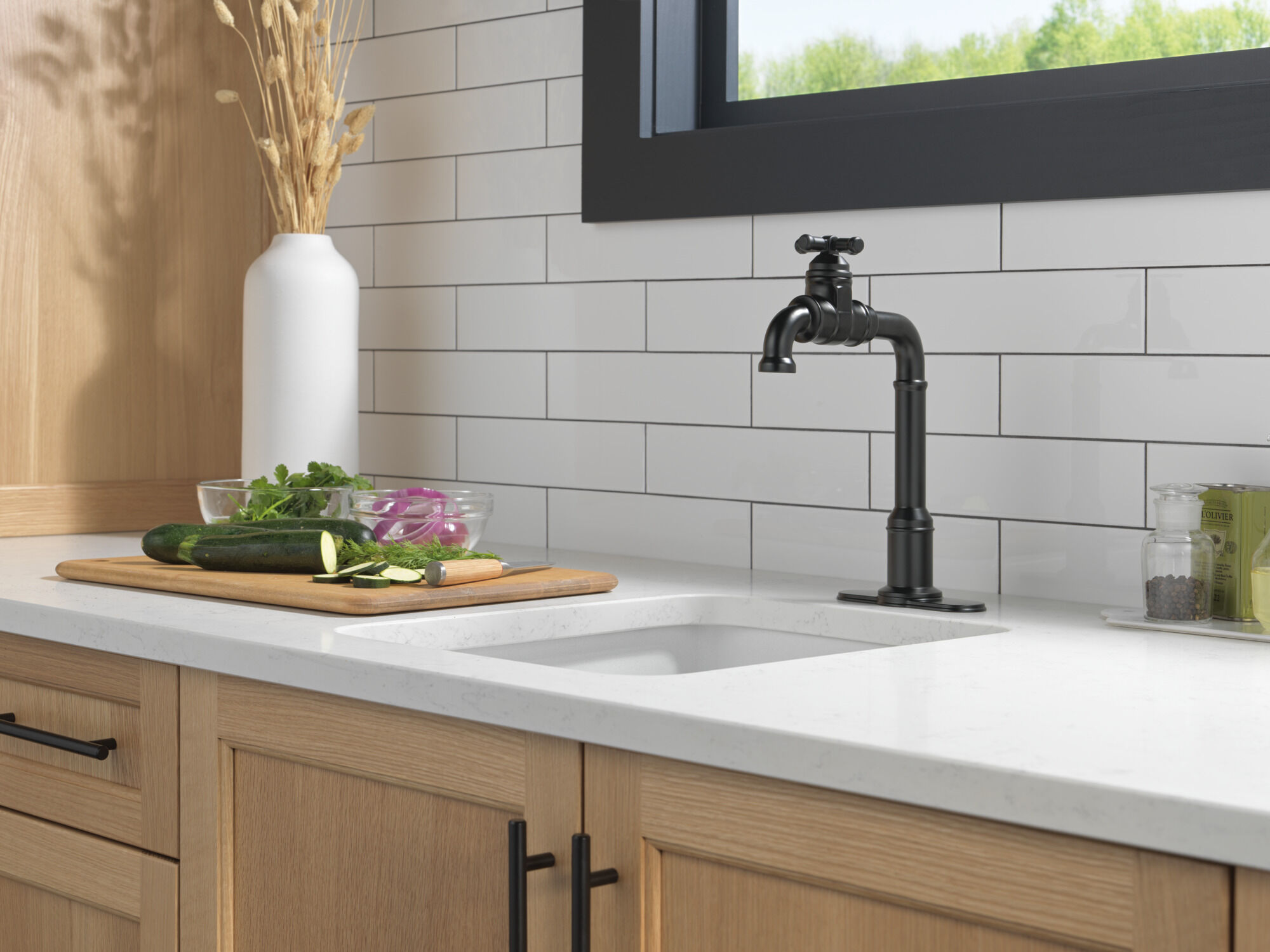 True Bar Kitchen Faucet in Matte Black 1990LFC-BL | Delta Faucet