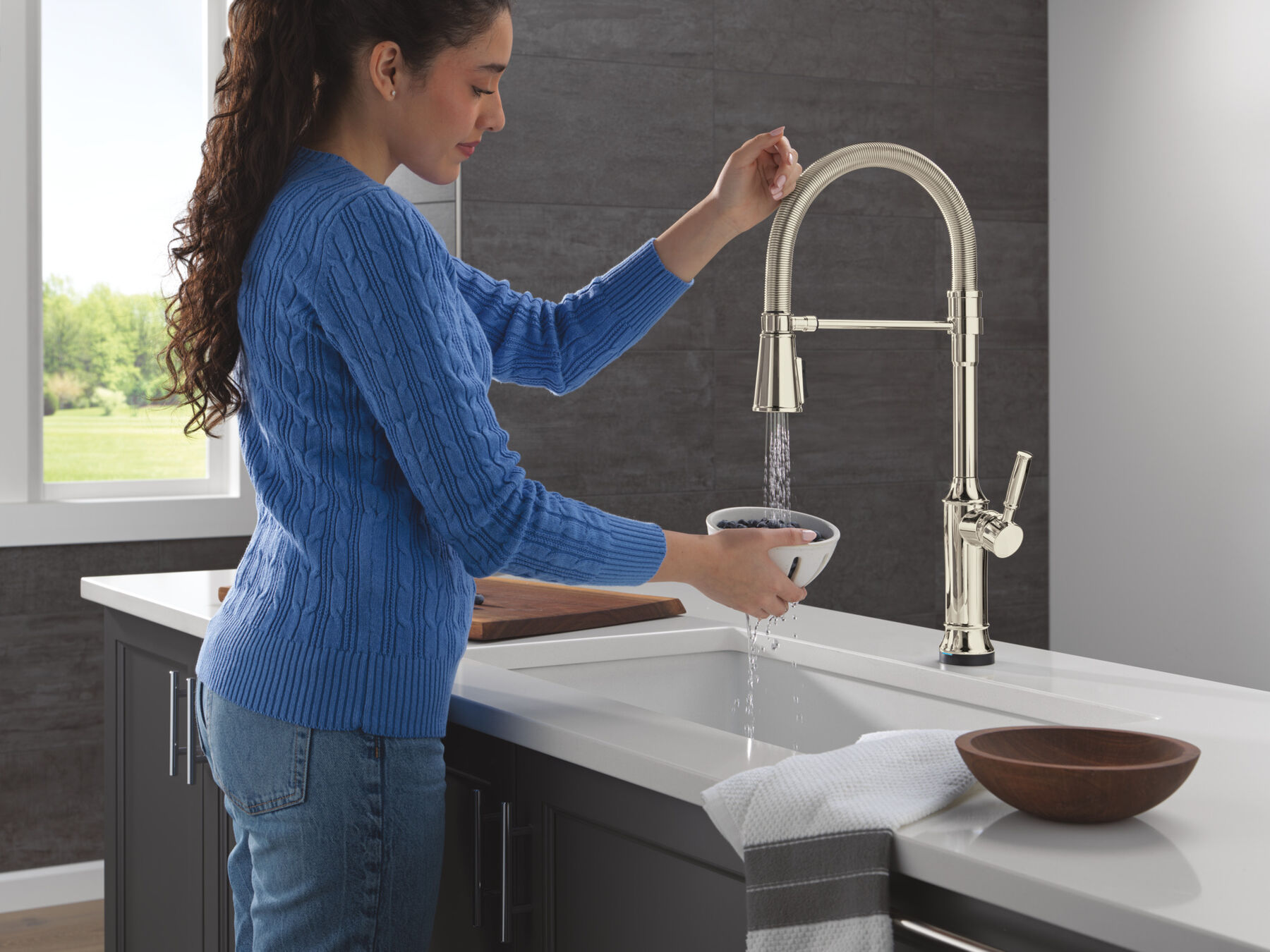Touch2O&reg; Technology Kitchen Faucet with Touchless Technology