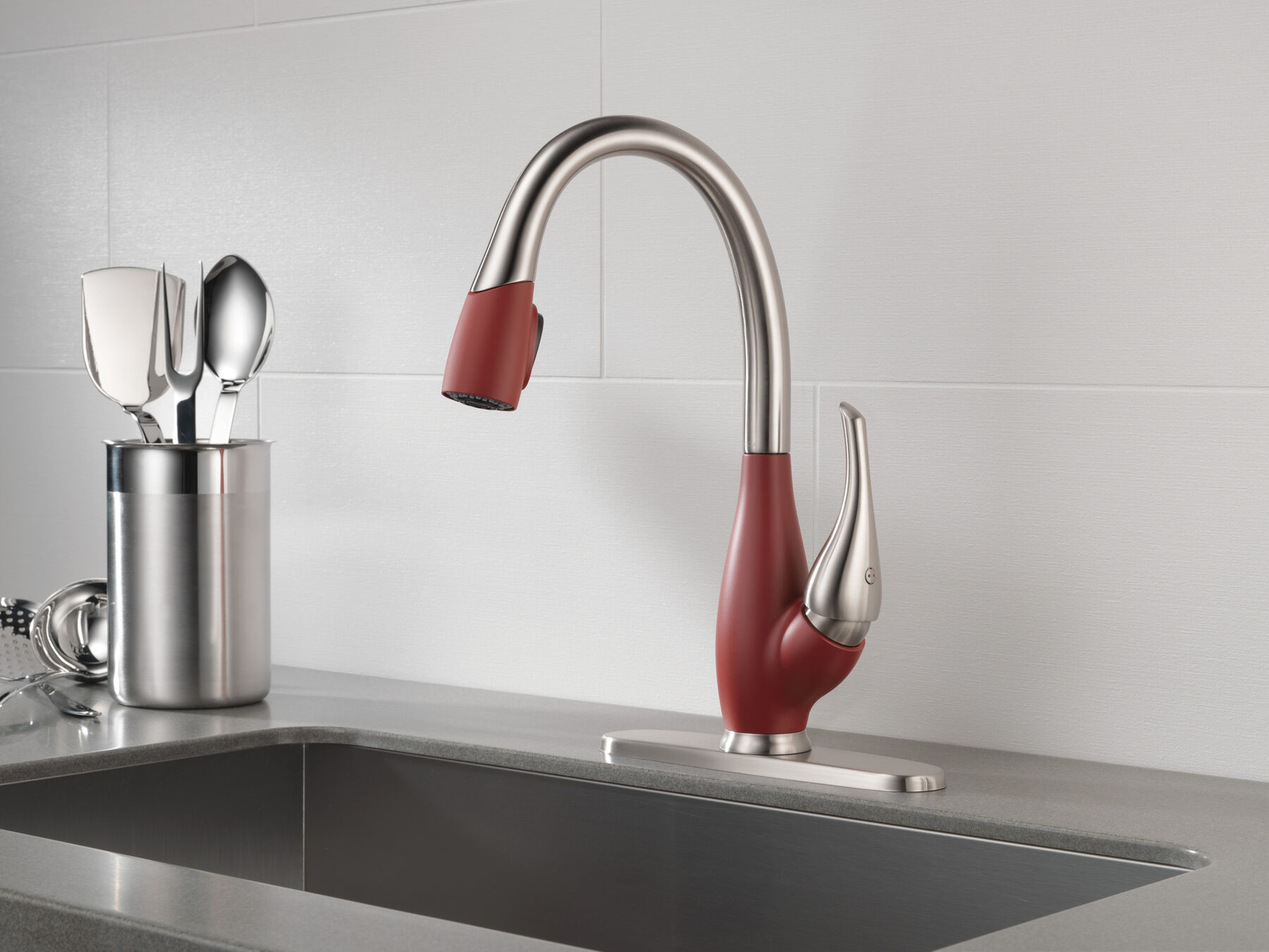 Single Handle Pull-Down Kitchen Faucet
