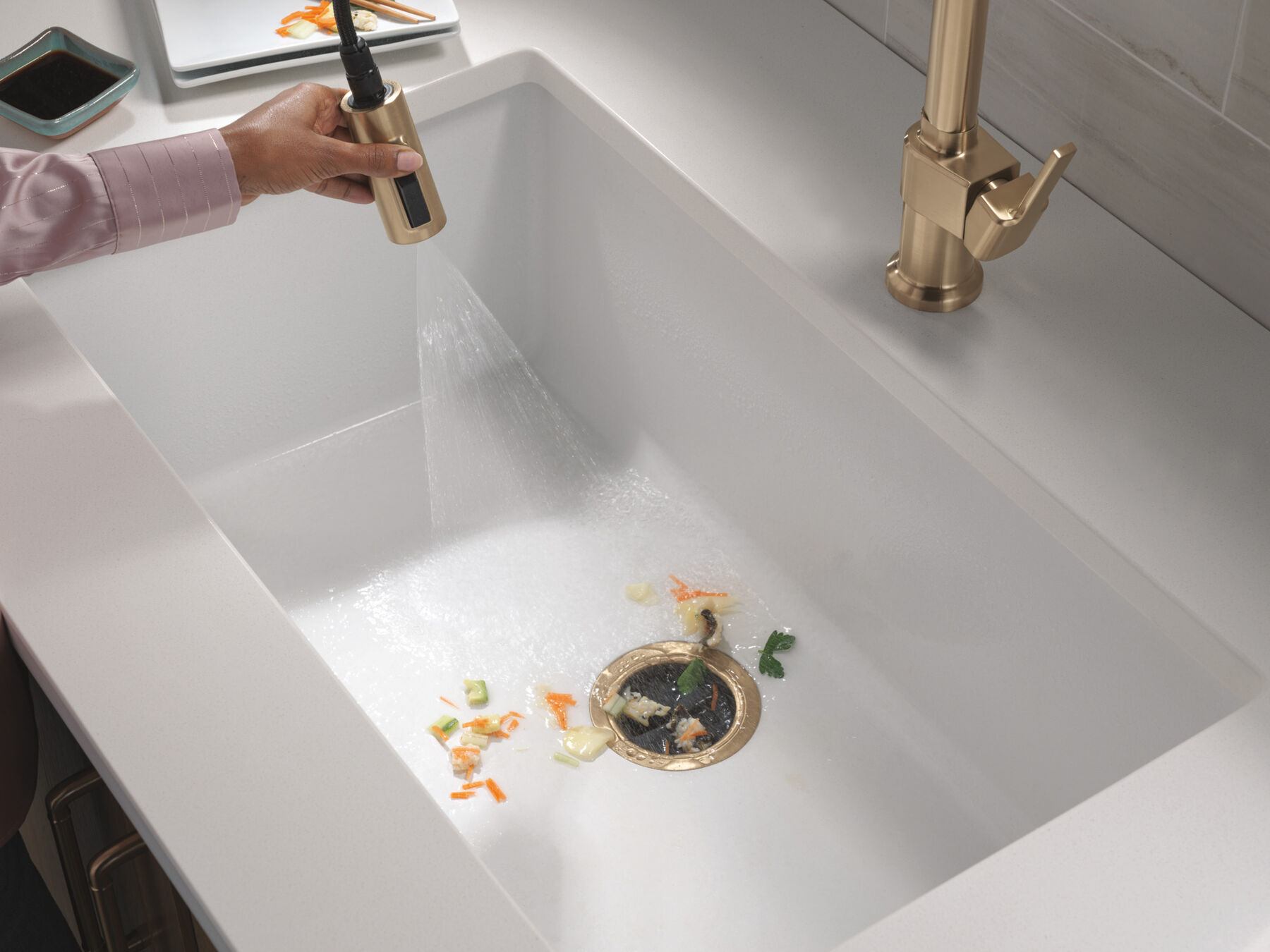 Single Handle Pull-Down Kitchen Faucet