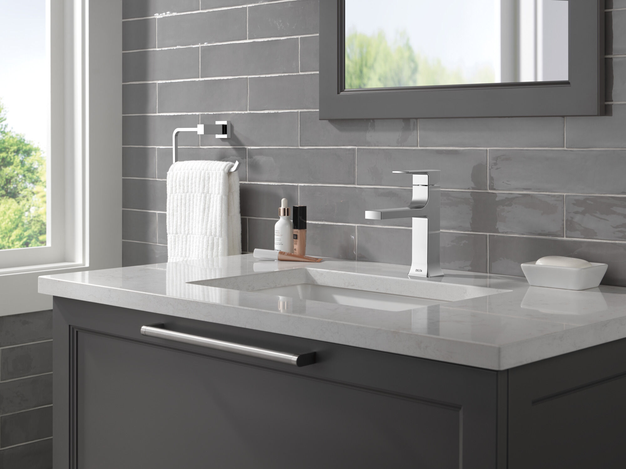 Single Handle Bathroom Faucet in Chrome 537-MPU-DST | Delta Faucet