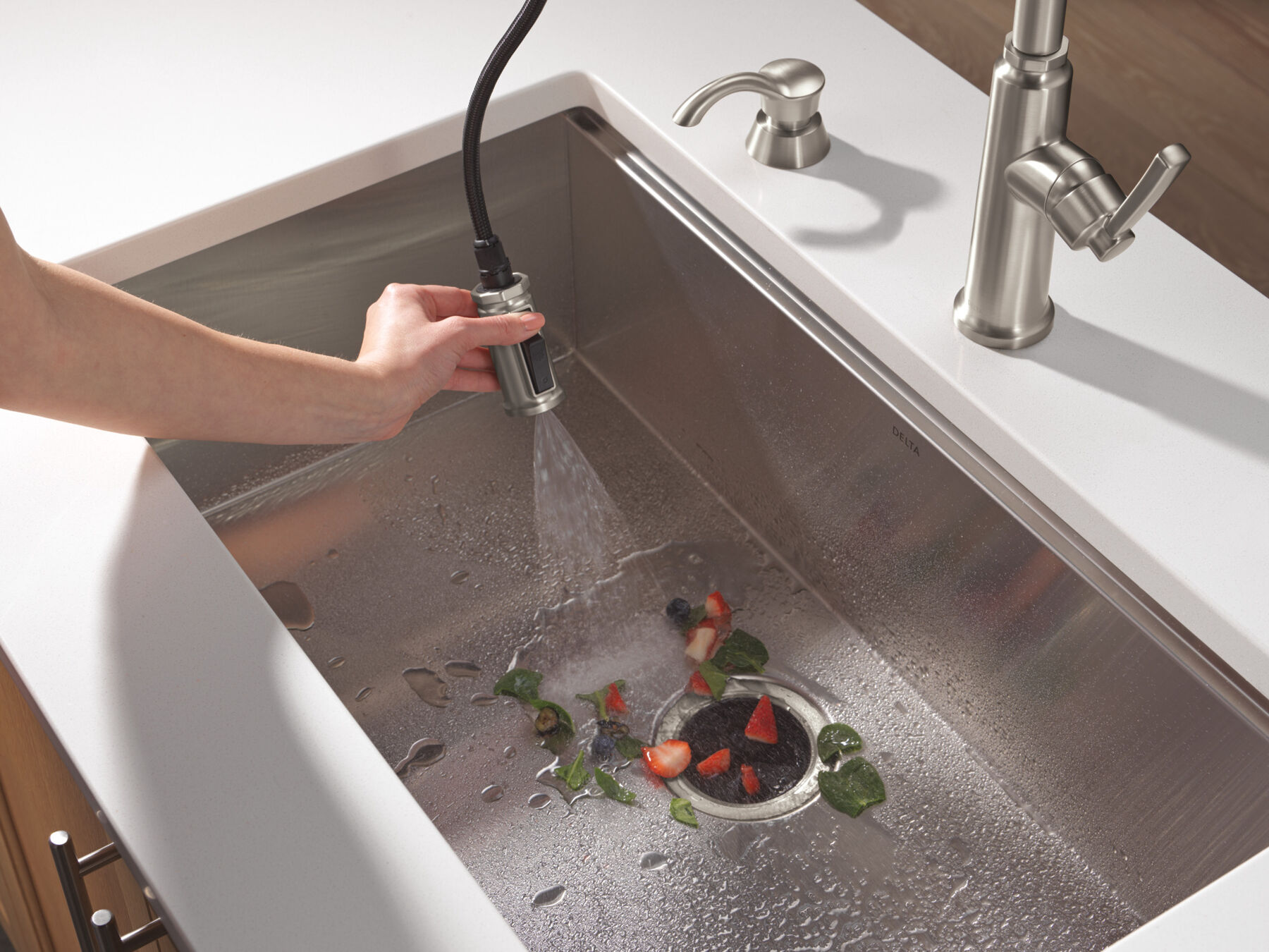Single Handle Kitchen Pull-Down Faucet w/ Soap Dispenser