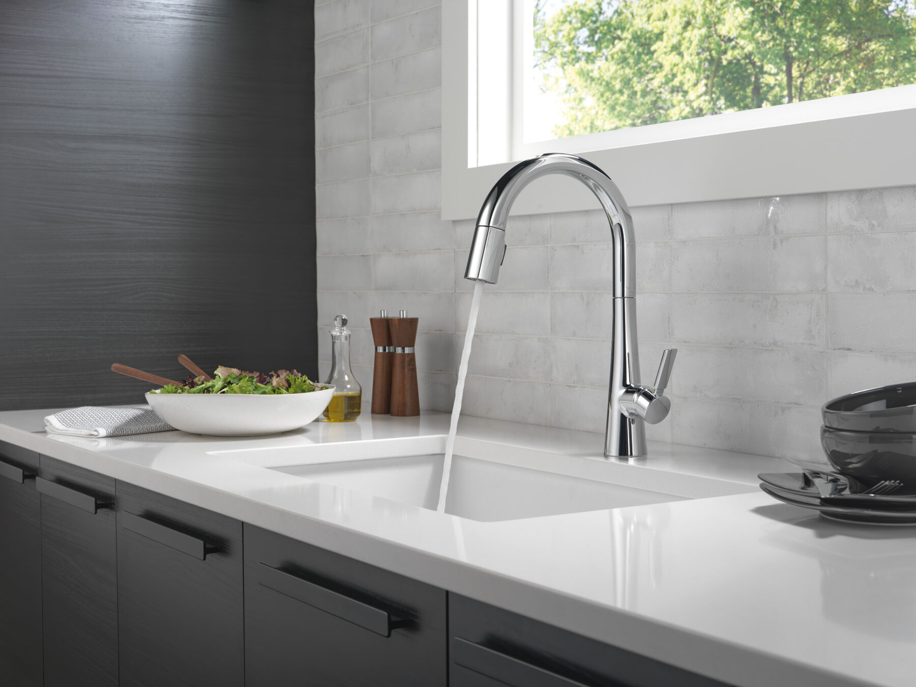 Single Handle Pull-Down Kitchen Faucet (Recertified)