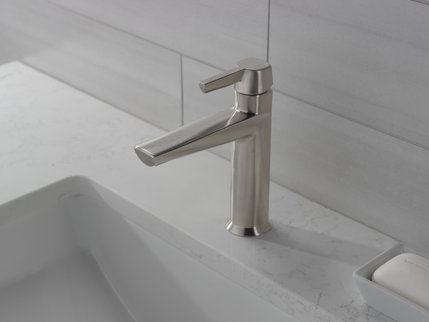 Single Handle Bathroom Faucet