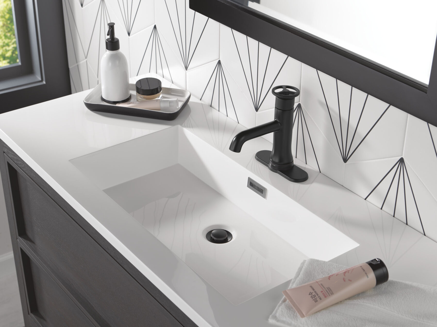 Touch2O Bathroom Faucet with Touchless Technology