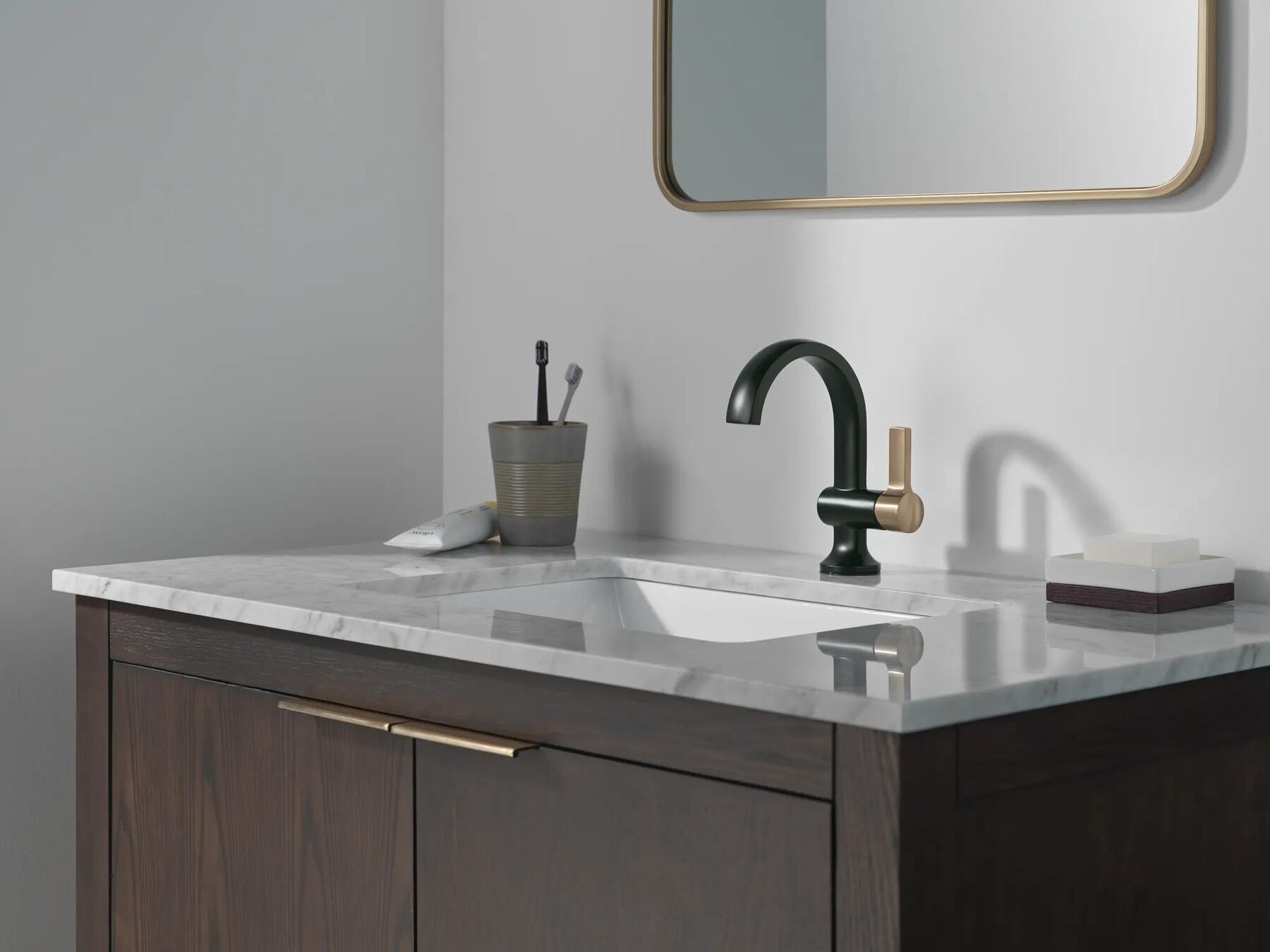 Single Handle Bathroom Faucet