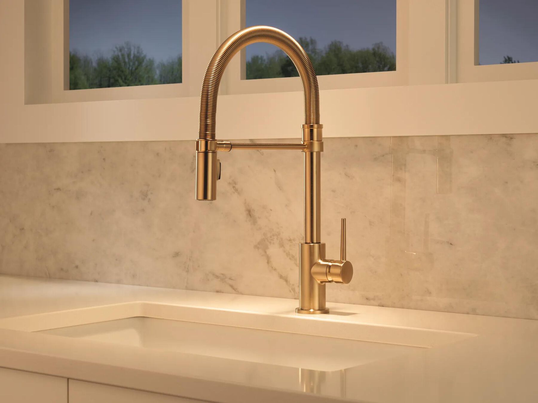 Single-Handle Pull-Down Spring Kitchen Faucet