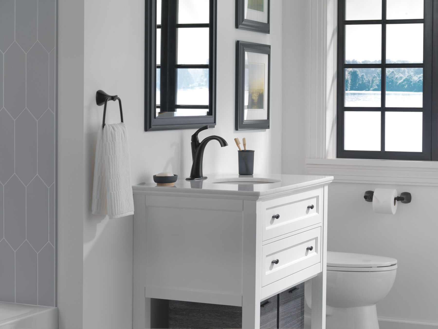 Single Handle Centerset Bathroom Faucet
