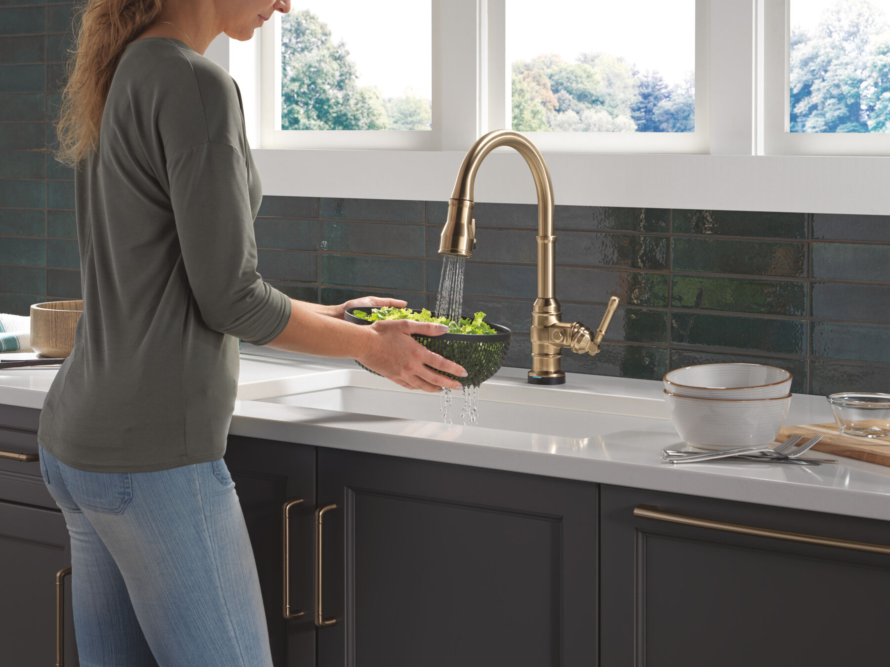 Touch<sub>2</sub>O&reg; Technology Kitchen Faucet with Touchless Technology
