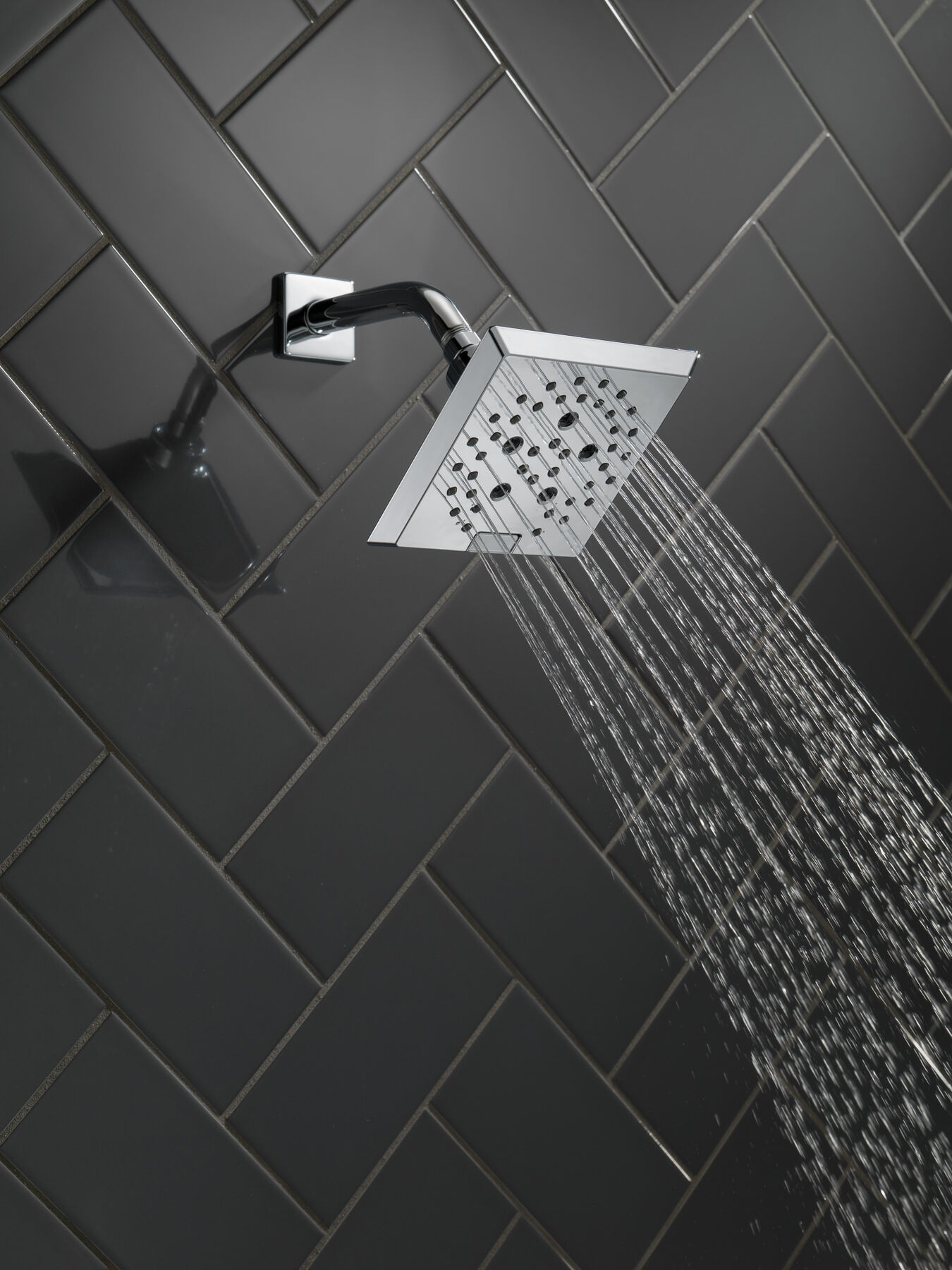 H<sub>2</sub>Okinetic&reg; 5-Setting Angular Modern Raincan Shower Head