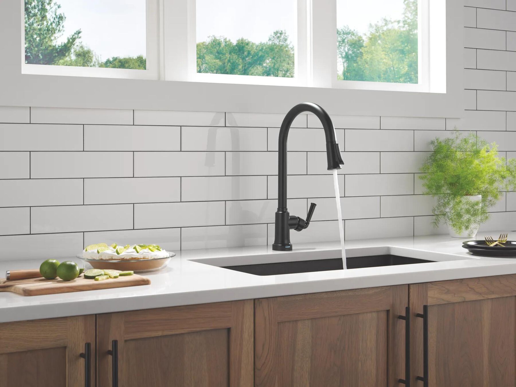 Single Handle Kitchen Pull-Down Faucet With Touchless Technology